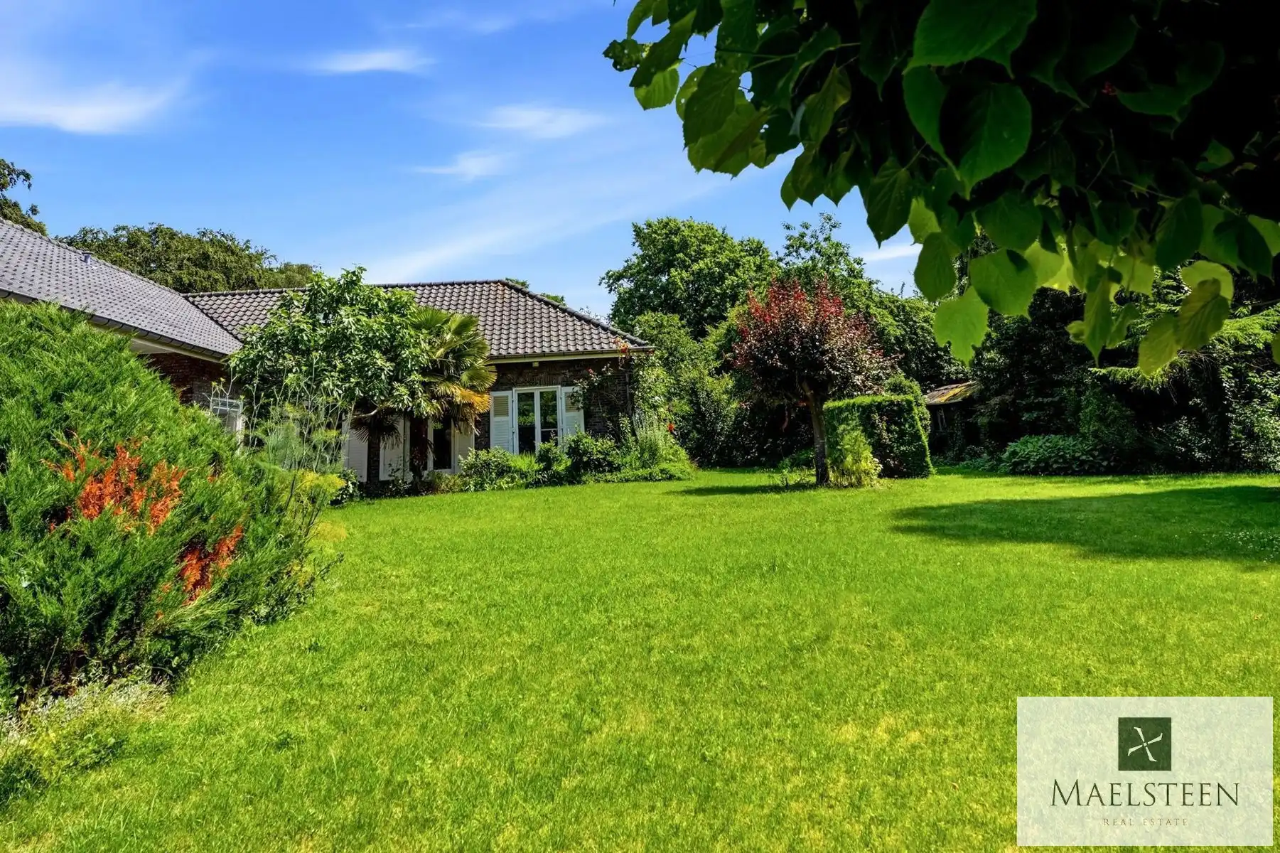 Villa op zeer gegeerde ligging te Sint-Andries (1.710 m²) foto 7