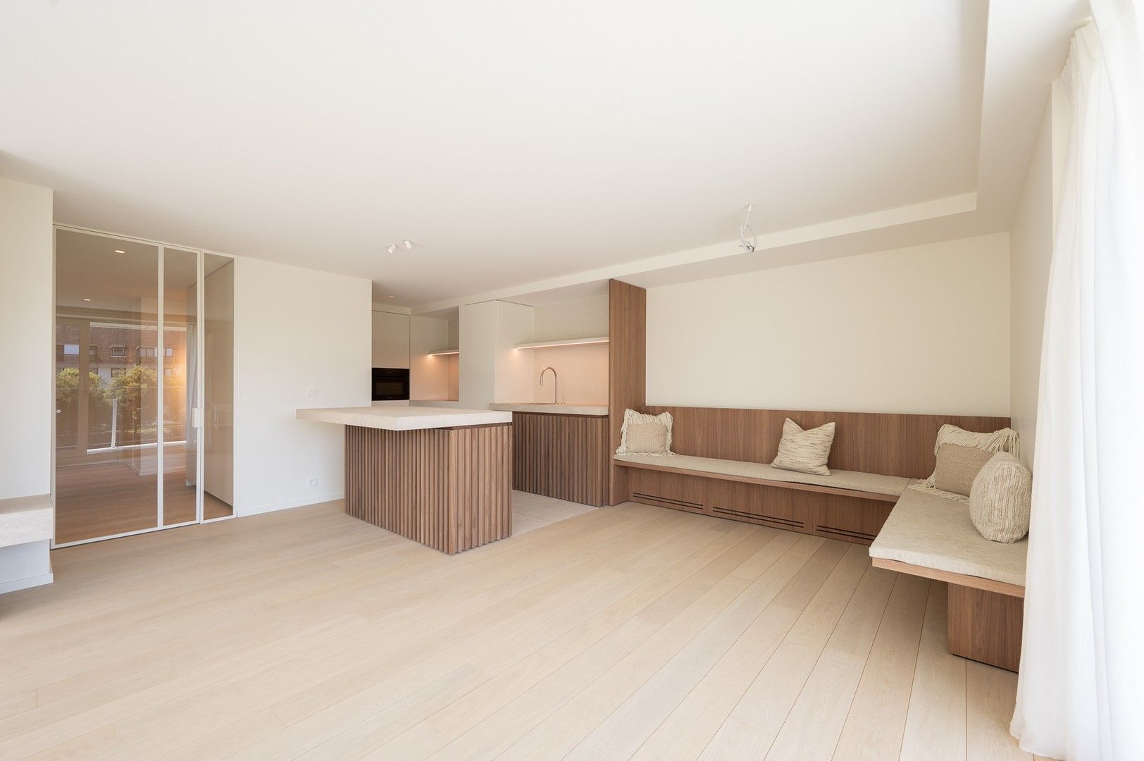 Gerenoveerd hoekappartement met mooie terrassen in een prestigieus gebouw op de Wandeldijk. foto 10
