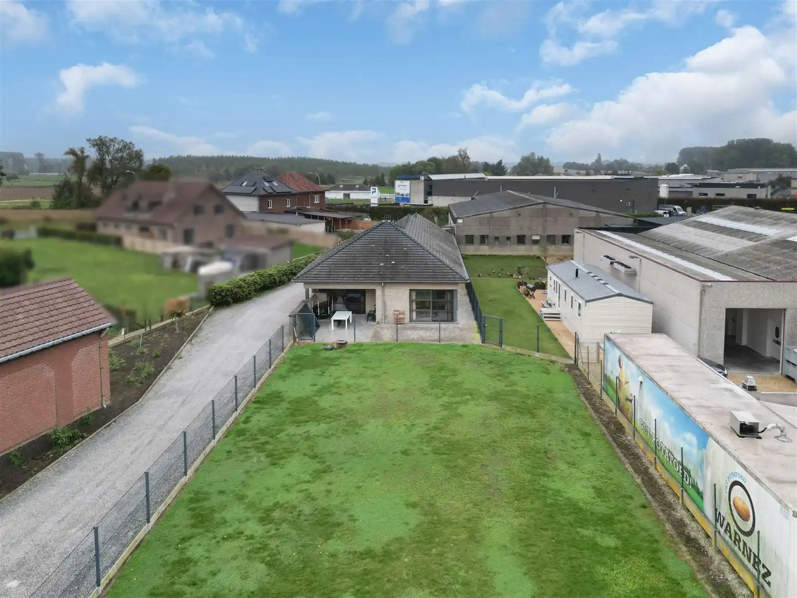 Industrieel gebouw + villa foto 9