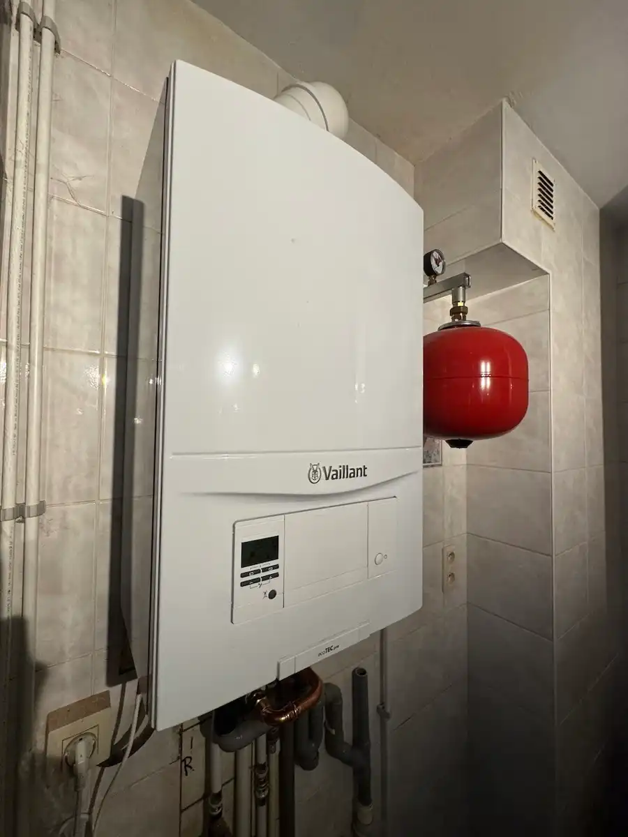 Opbrengsteigendom: 5 appartementen en 48 garages te Aalst! foto 23