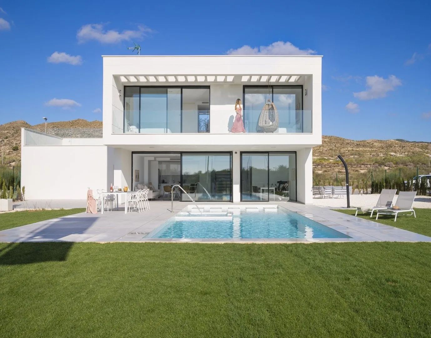 Grijp nu je kans op jouw droomvilla in een prachtige, serene omgeving – wonen in stijl en rust foto {{pictureIndex}}