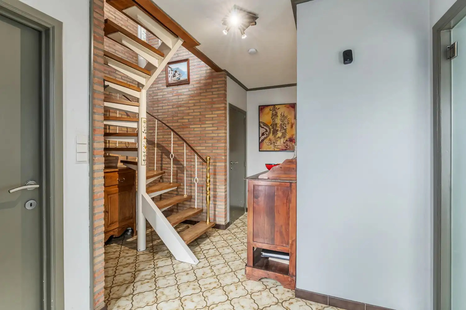 Halfopen gezinswoning met 3 slaapkamers, kelder en aangename tuin in Nieuwerkerken foto 11