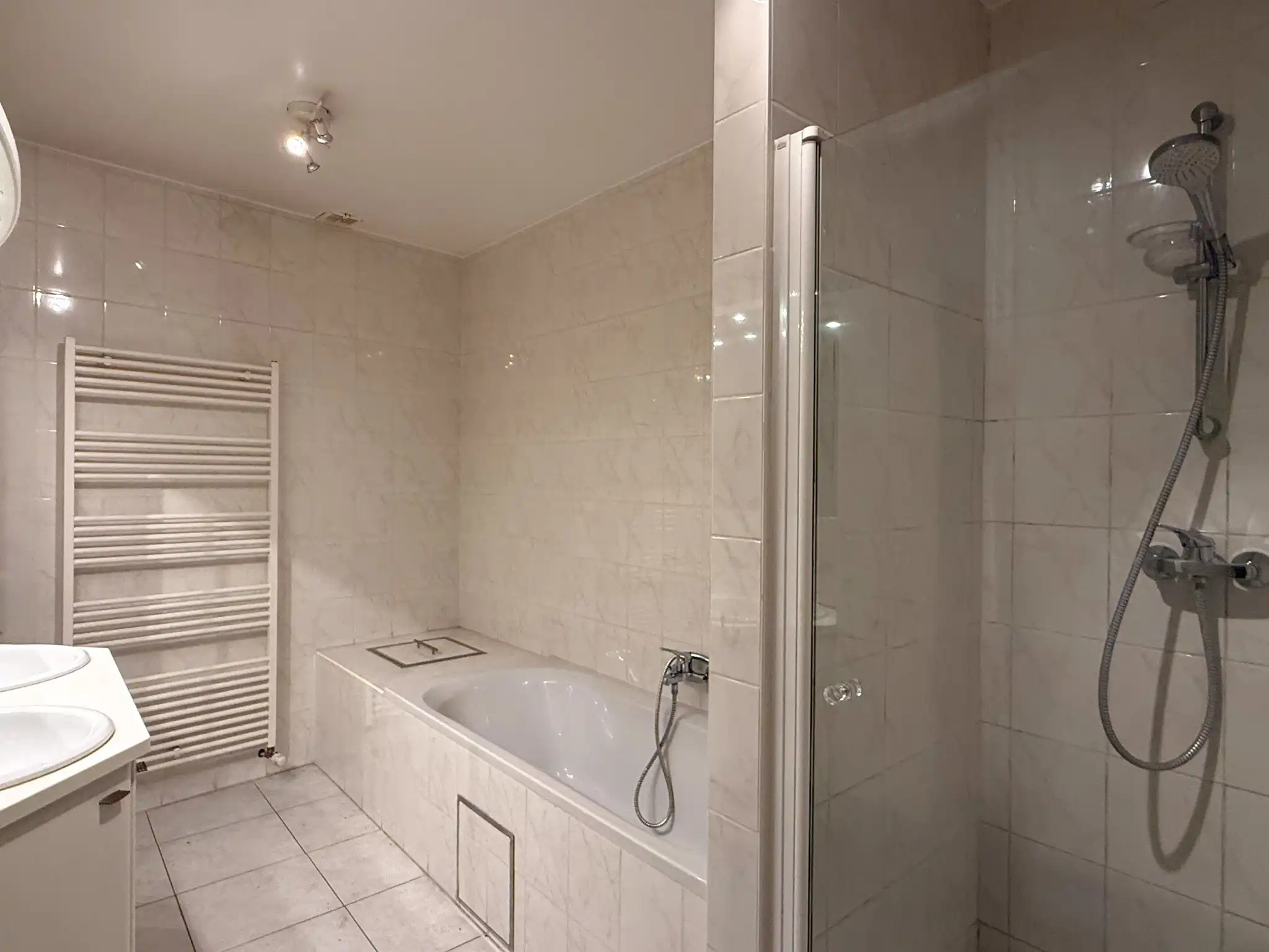 Appartement met twee slaapkamers en garage in het hartje van Beveren foto 6