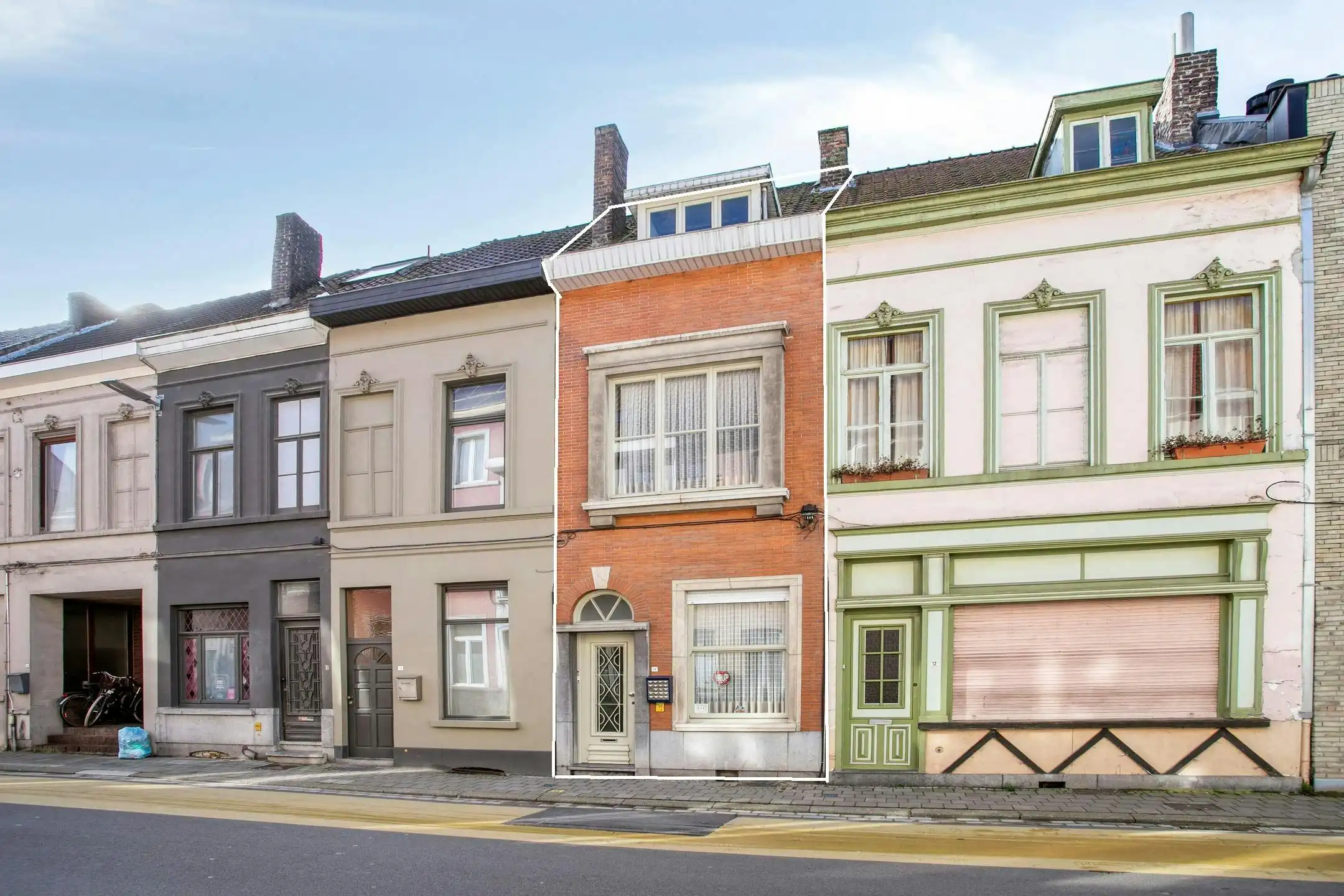 Hoofdfoto van de publicatie: Leuke stadswoning te koop centrum Kortrijk