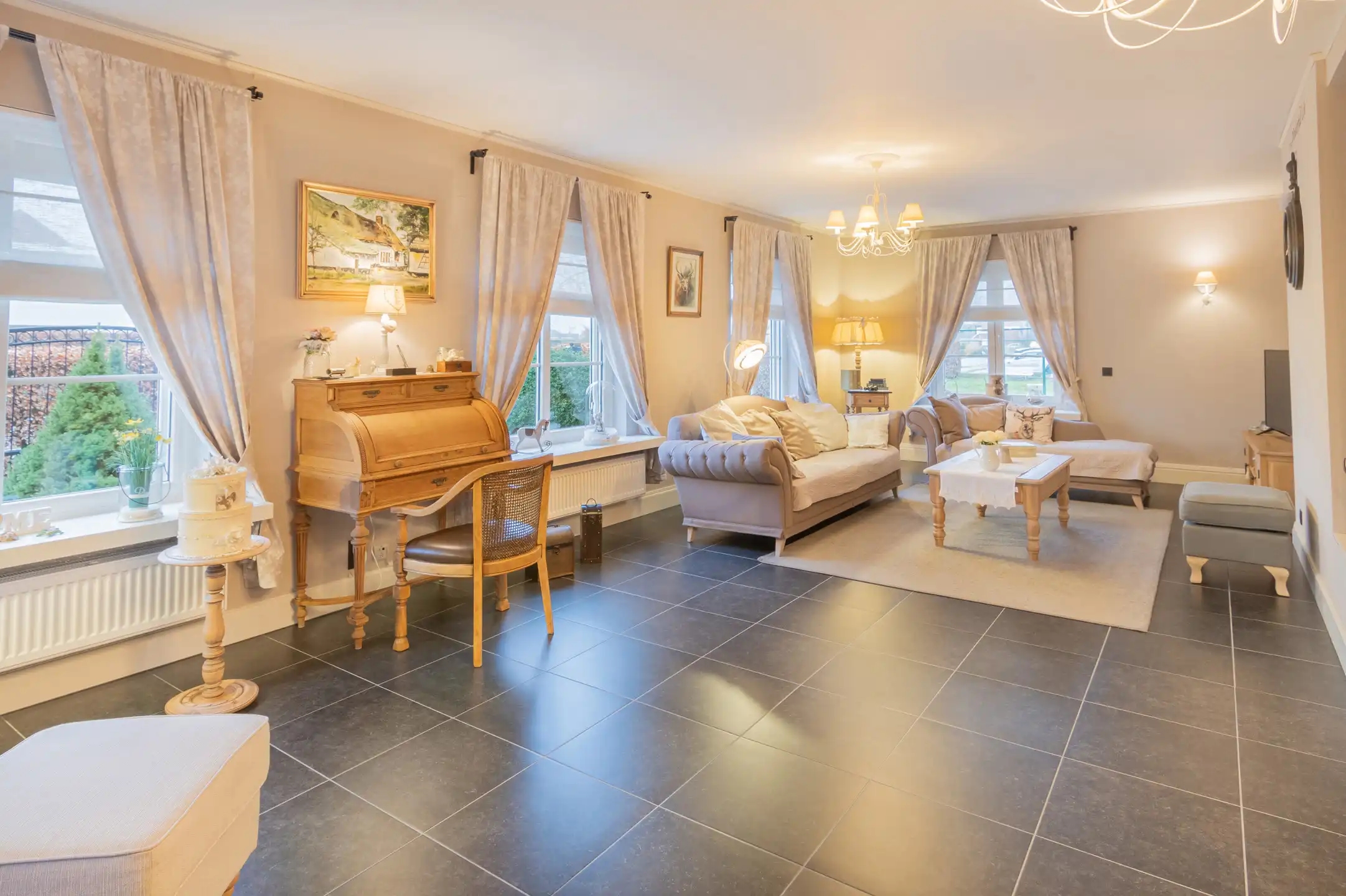 Knappe villa in landelijke stijl met uitgestrekt uitzicht foto 7