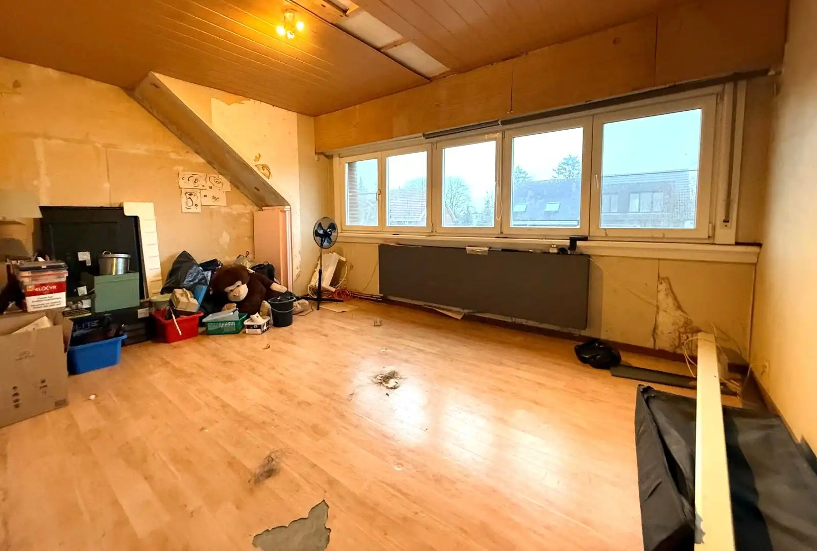 Op te frissen energievriendelijke woning met 4 slaapkamers en garage  foto 14