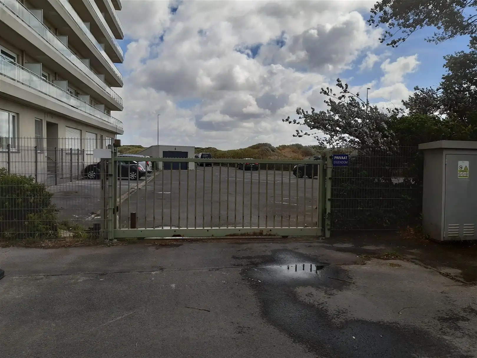 Buitenparkeerplaats te huur foto 2