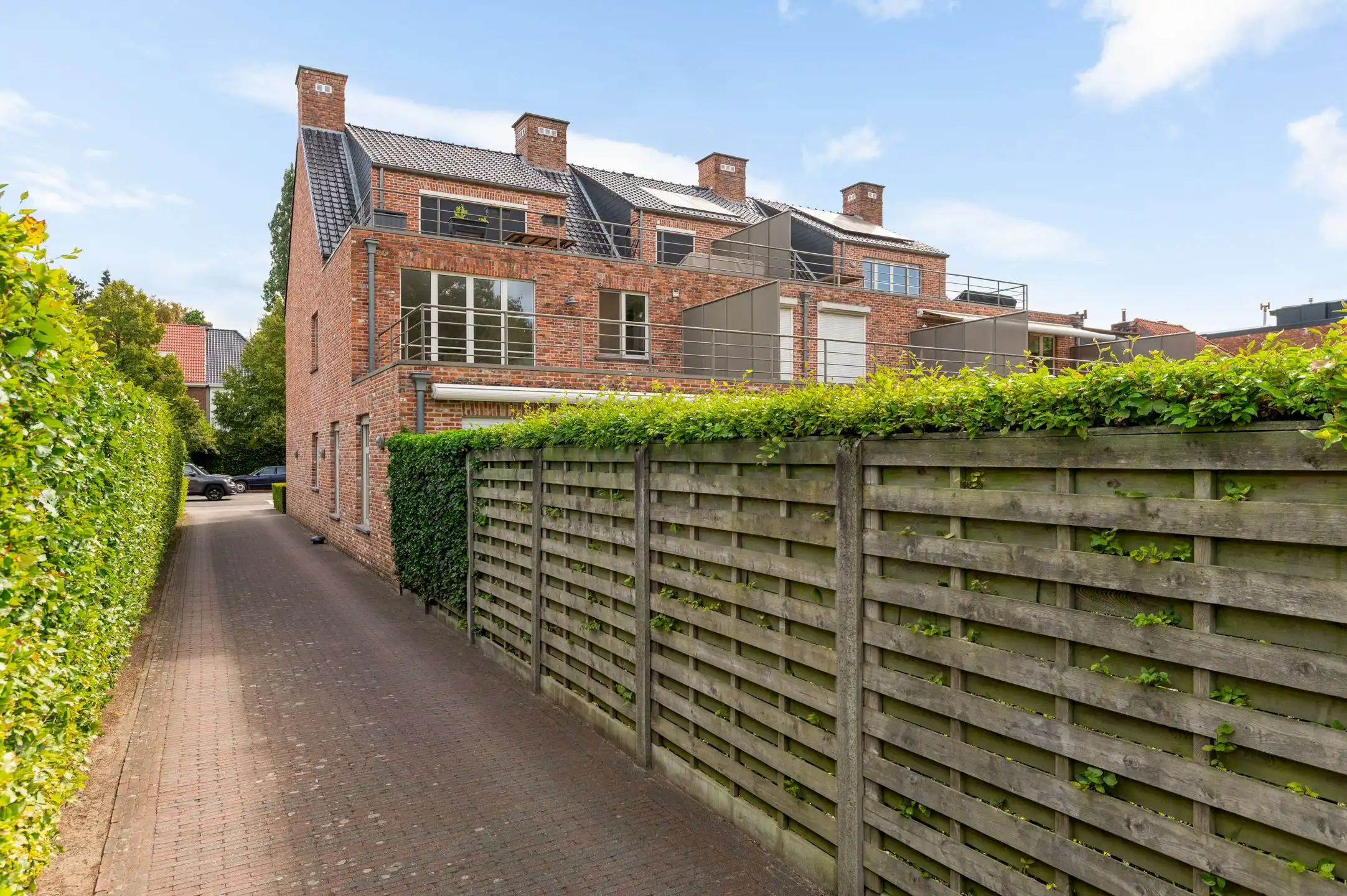 Ruim en energiezuinig wonen met zicht op groen in Ekeren! foto 24