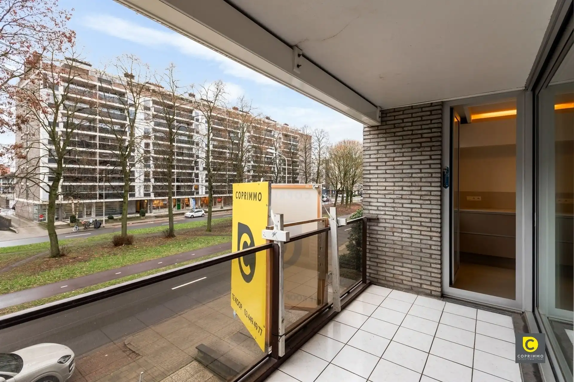 Ruim, instapklaar 2 slpk app met 2 terrassen! foto 3