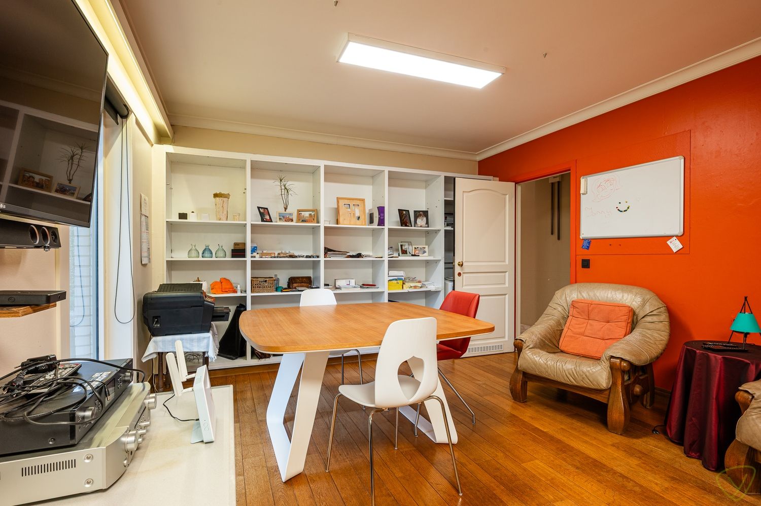 Kwalitatief afgewerkte woning met praktijkruimte en uitzonderlijk ruime kelderverdieping foto 14