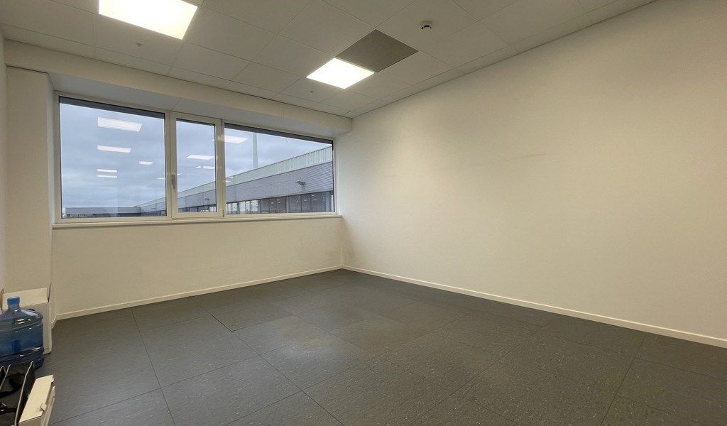 Instapklare kantoren te huur vlakbij de haven van Antwerpen foto 10