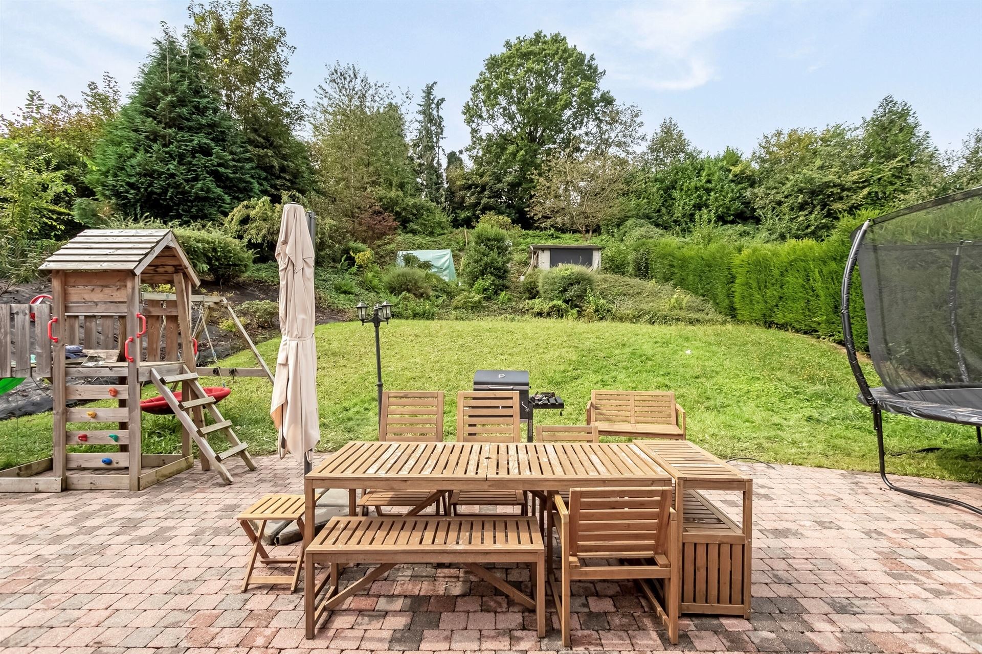 Volledig gerenoveerde bungalow in rustige wijk foto 3