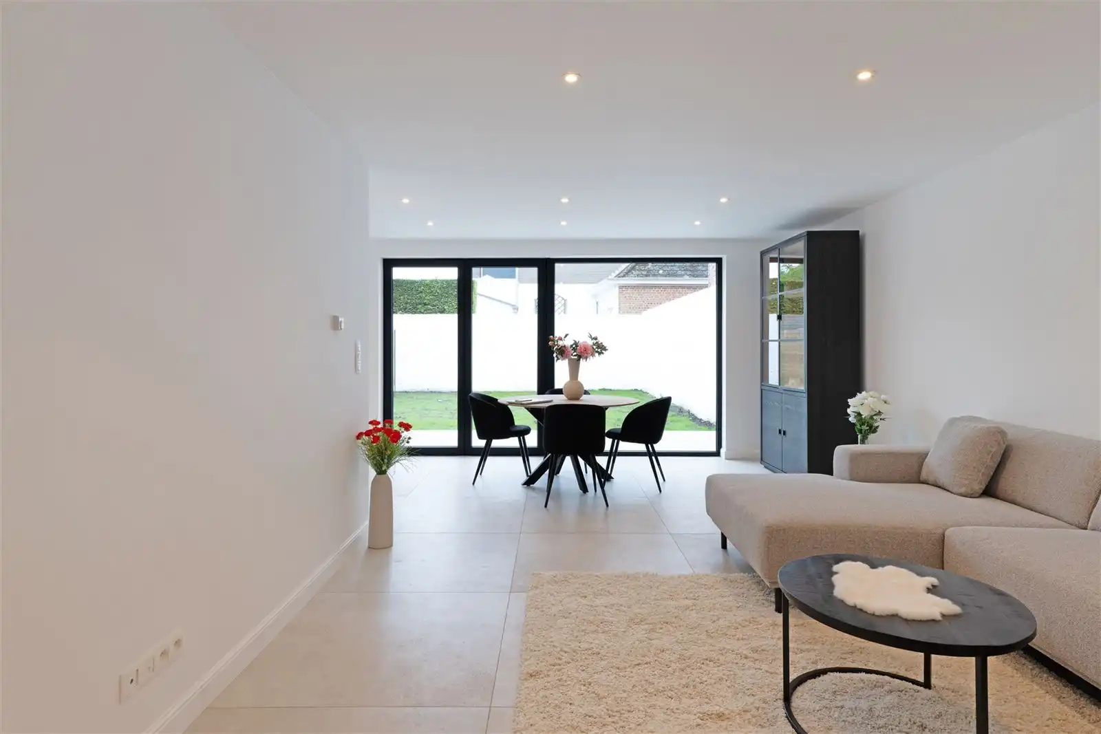 Gerenoveerde woning nabij het centrum van Zottegem! foto 4