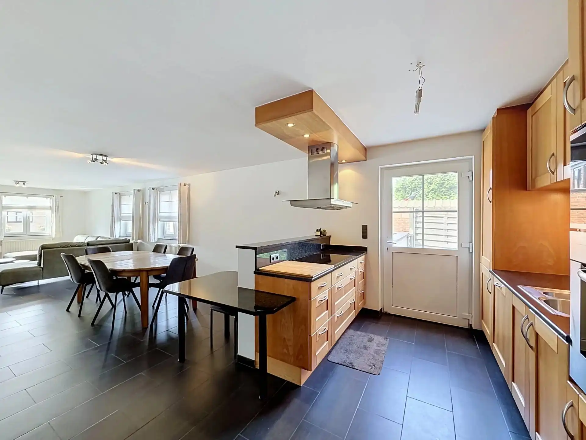 TE HUUR | Ruim gelijkvloers appartement met tuin foto 11