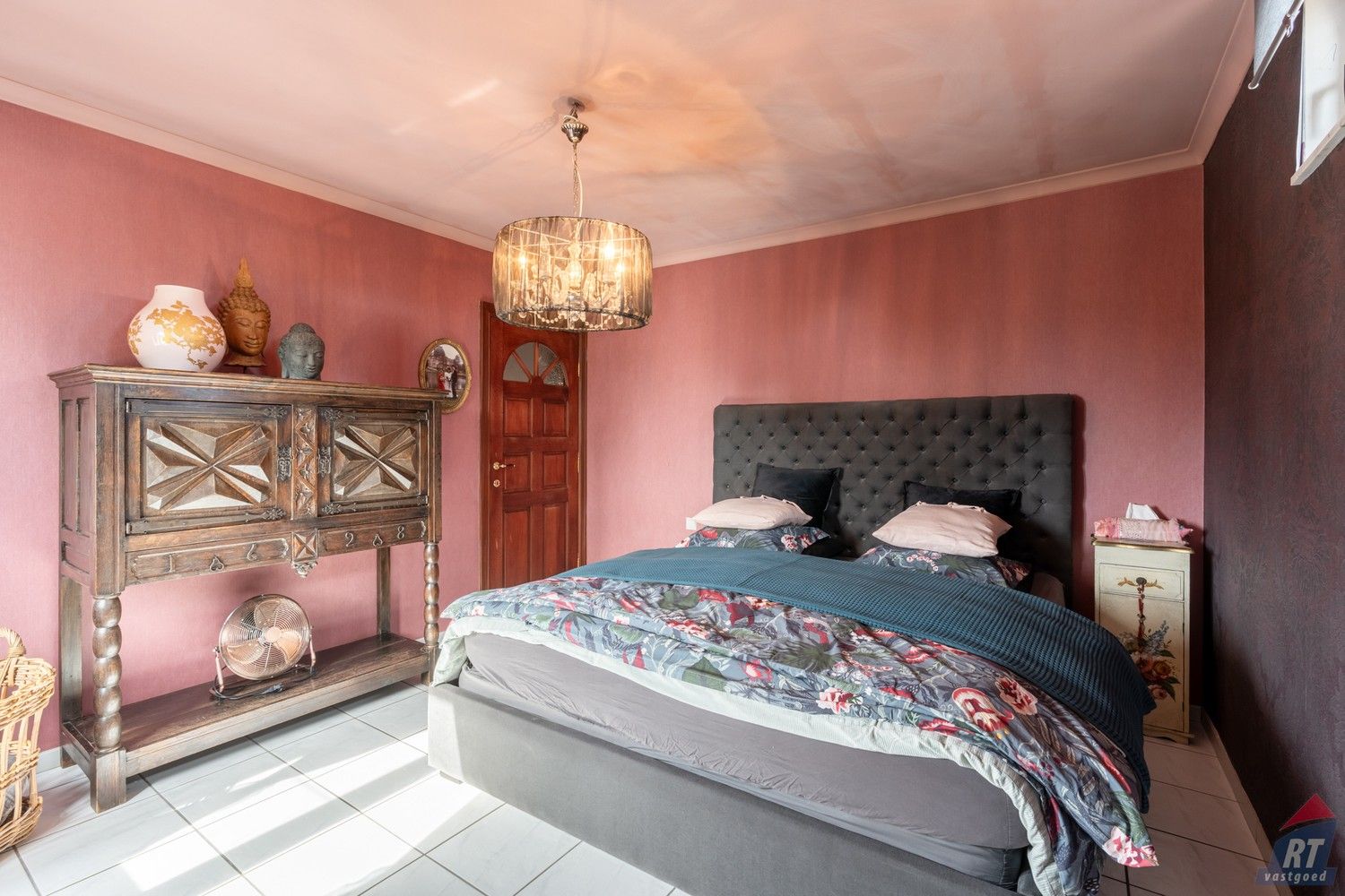 Exclusieve Spaanse villa met karakter en ruimte midden in het groen foto 22