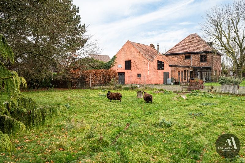 Woning met weidse zichten op 3.277m², 5 slaapkamers, 3 badkamers foto 2