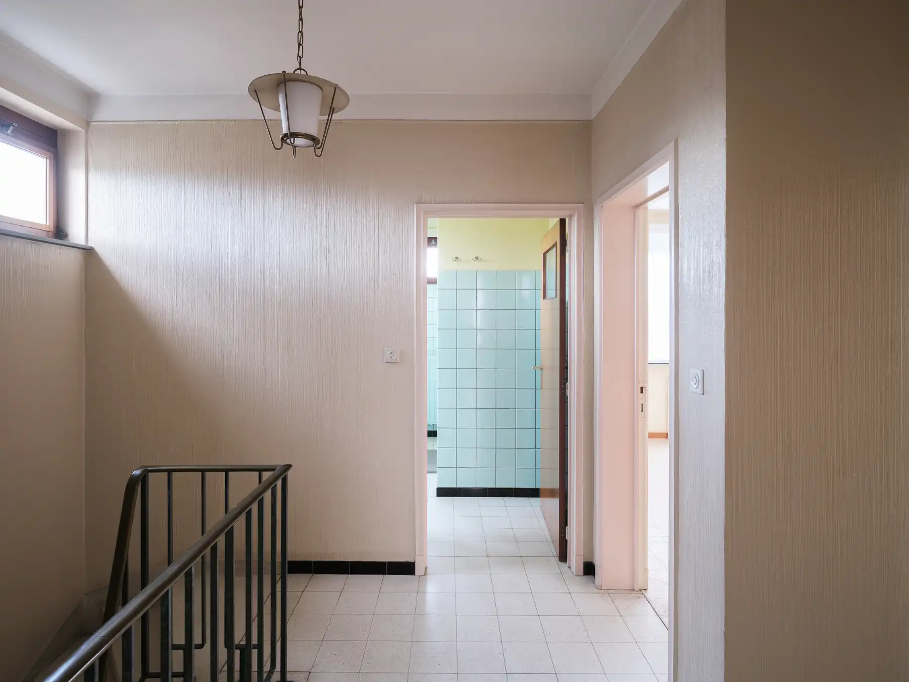 Op te frissen halfopen bebouwing met tuin en uitstekende bereikbaarheid foto 15