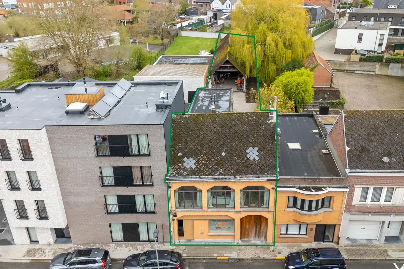 Karaktervolle interbellumwoning met loods foto 2
