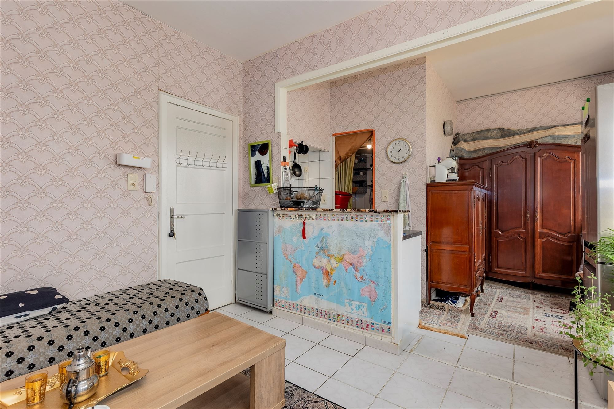 Instapklare en lichtrijke studio op centrale ligging foto 2