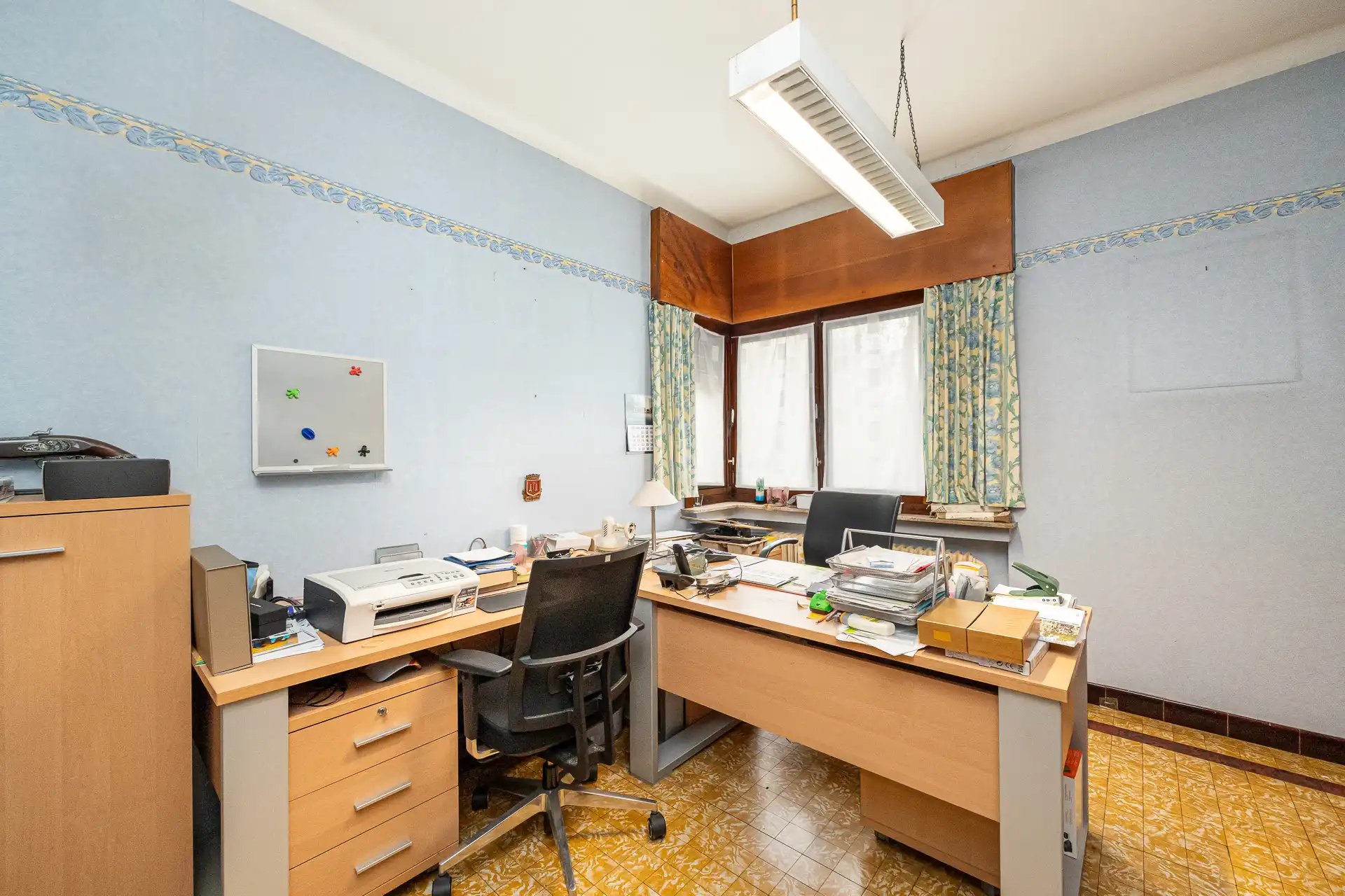 Ruime villa met garage en zwembad + bouwgrond + 2 magazijnen foto 44