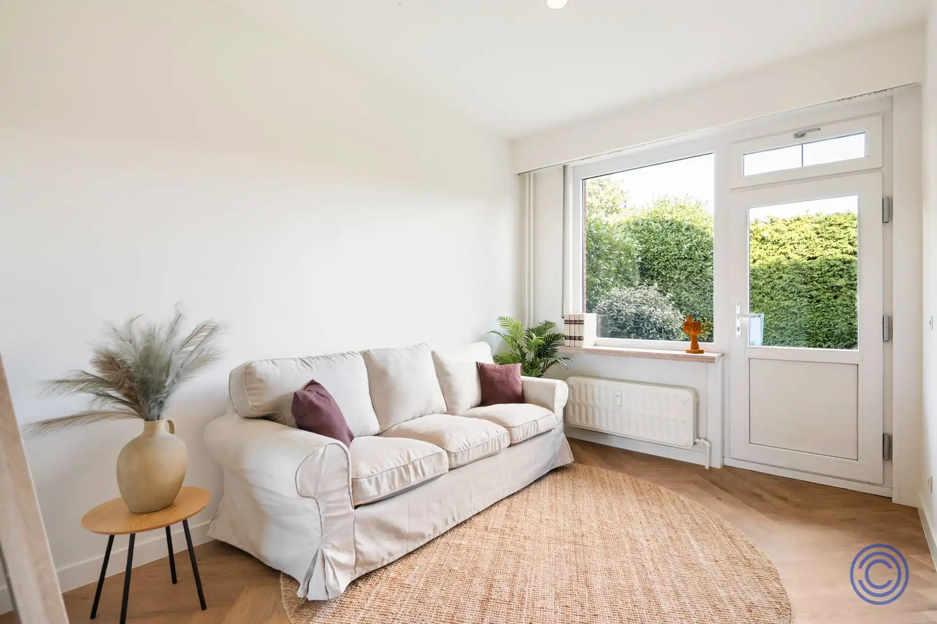 Volledig gerenoveerd 2-slpk appartement met gezellige tuin! foto 8