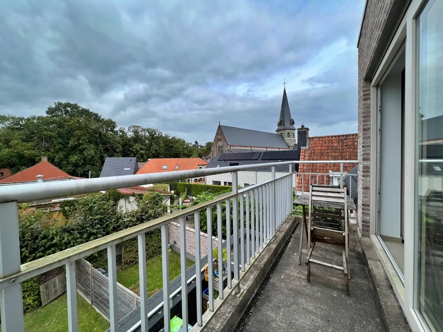 Recent 1-slaapkamer appartement met garage te Merendreedorp foto 12