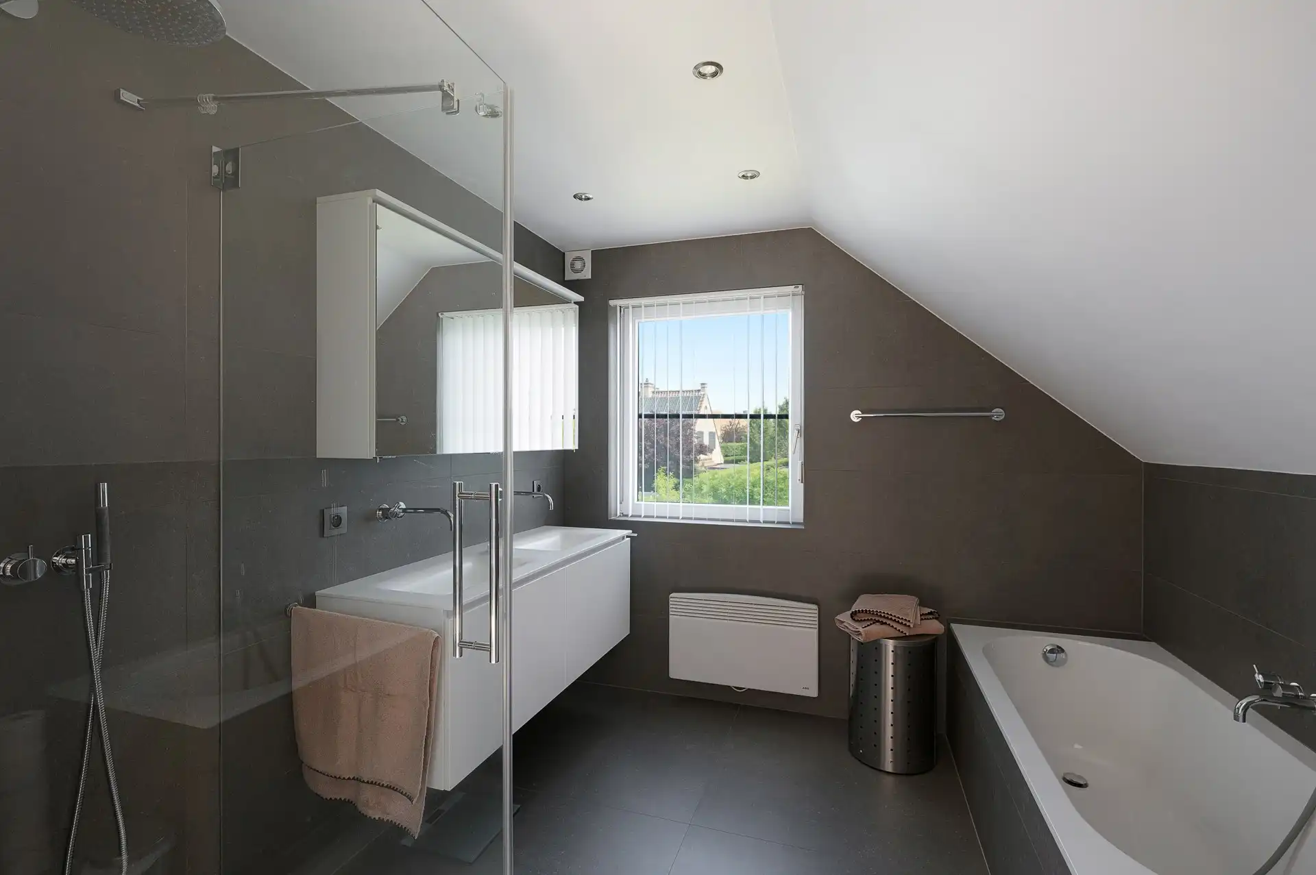 Perfect onderhouden en alleenstaande villa te Knokke foto 28