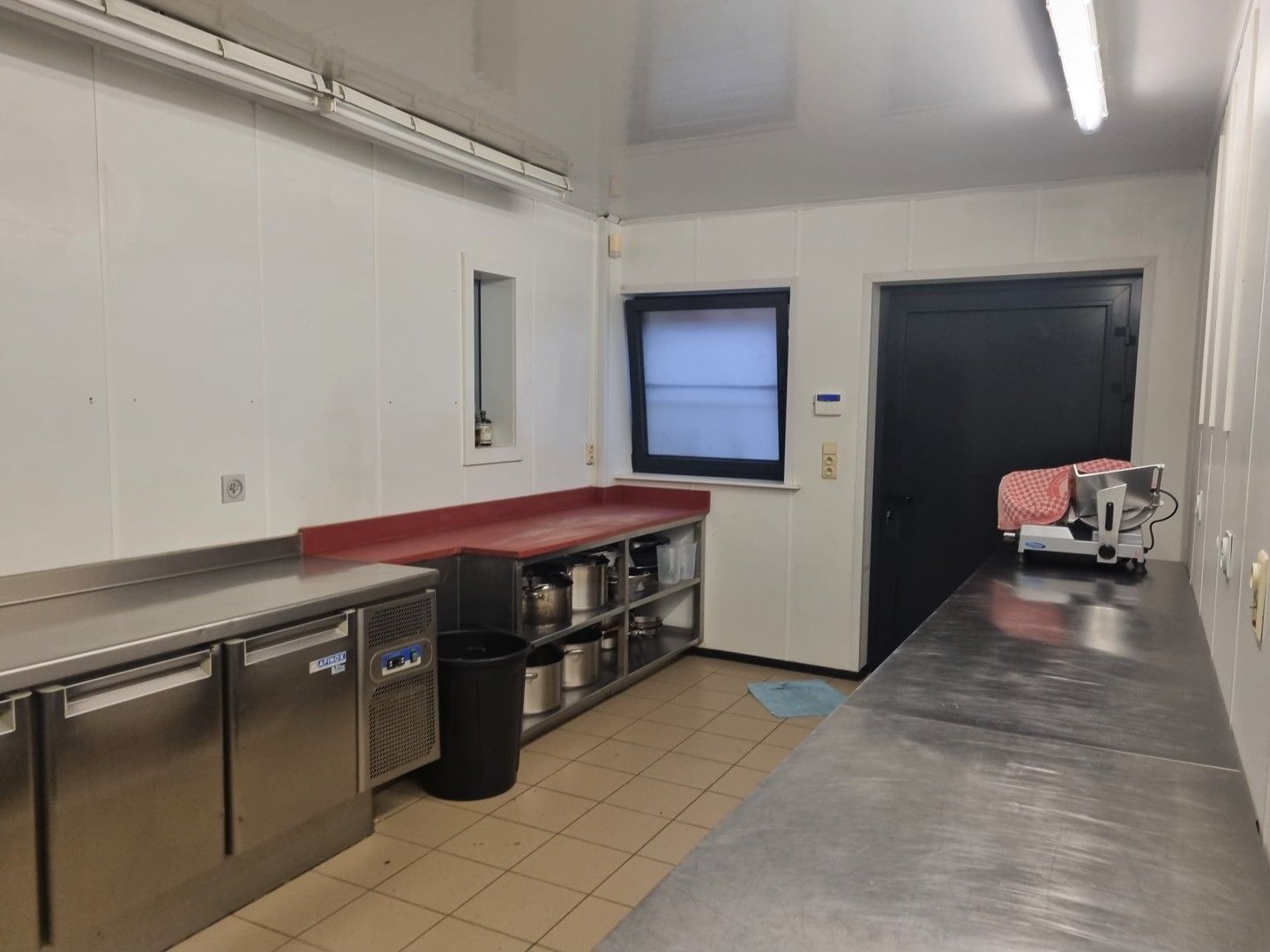 Unieke commerciële opportuniteit in Balgerhoeke - instapklaar handelspand foto 4