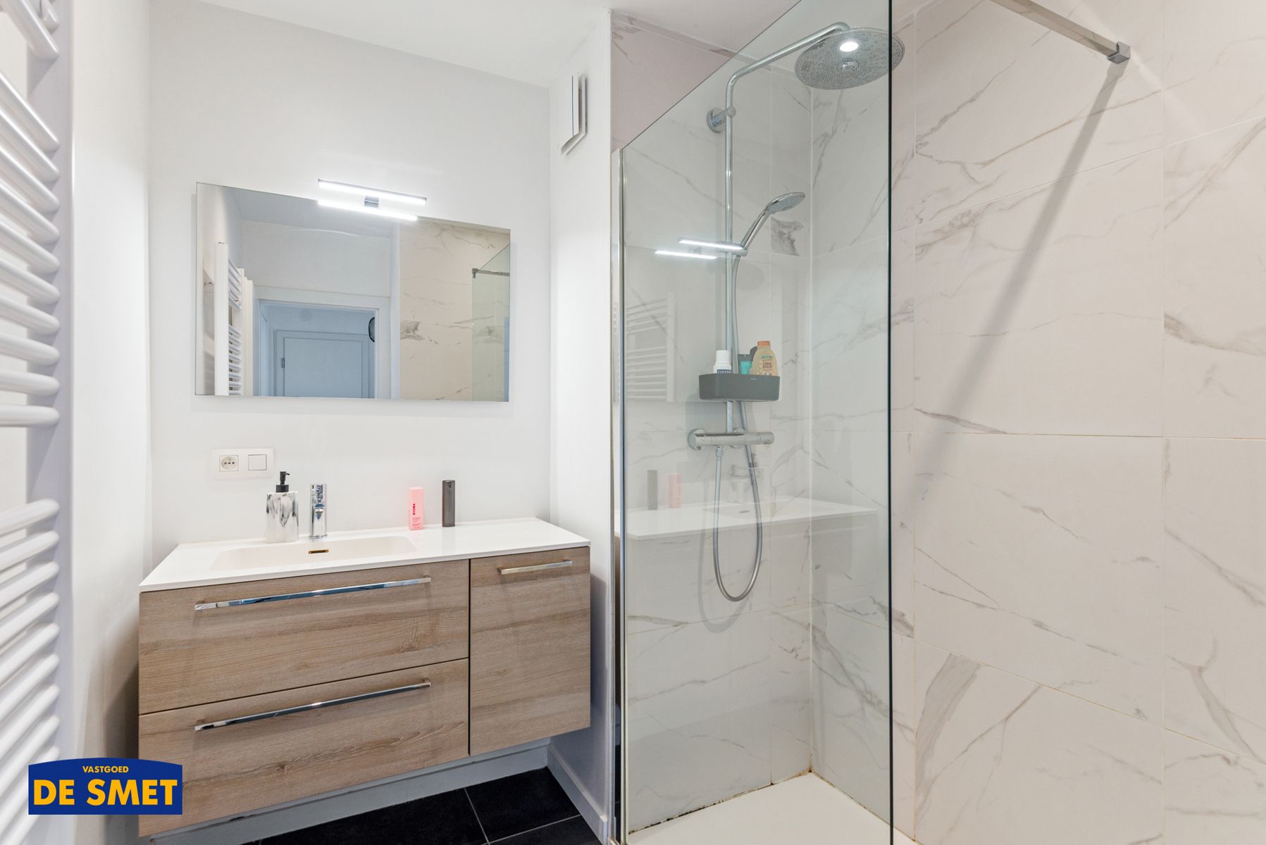 Recent vernieuwd appartement met terrasje en garagebox foto 10