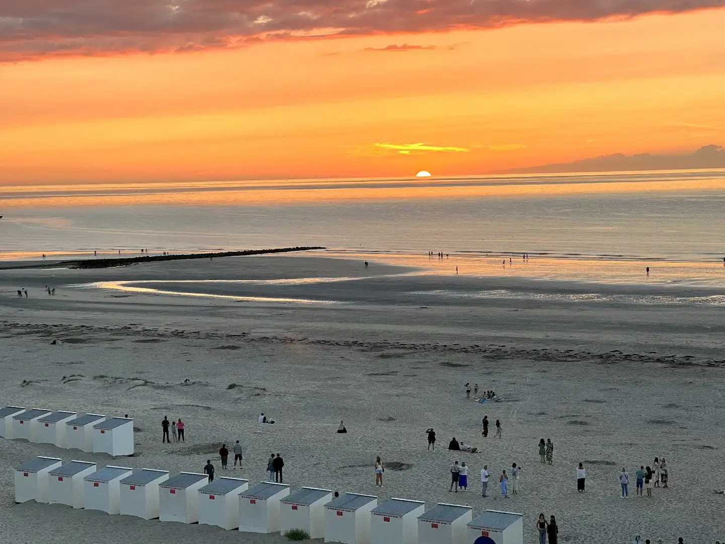 Appartement met frontaal zeezicht op de zeedijk in Nieuwpoort foto 25