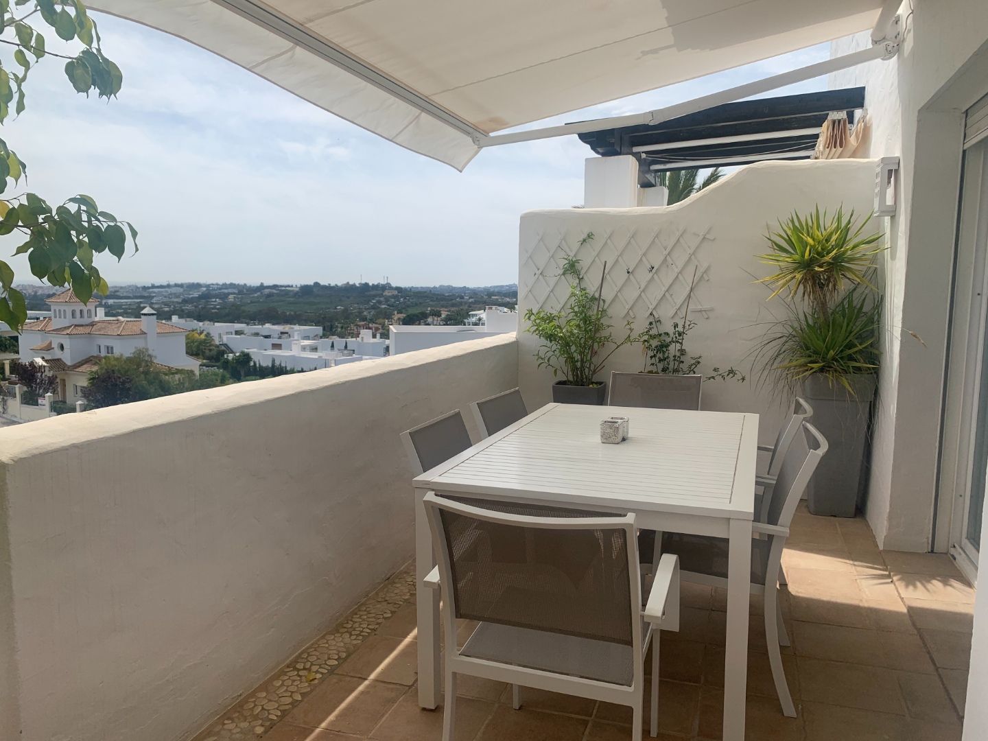 Gezellige duplex met zicht over de Nueva Andalucia vallei naar de Middellandse zee. foto 7