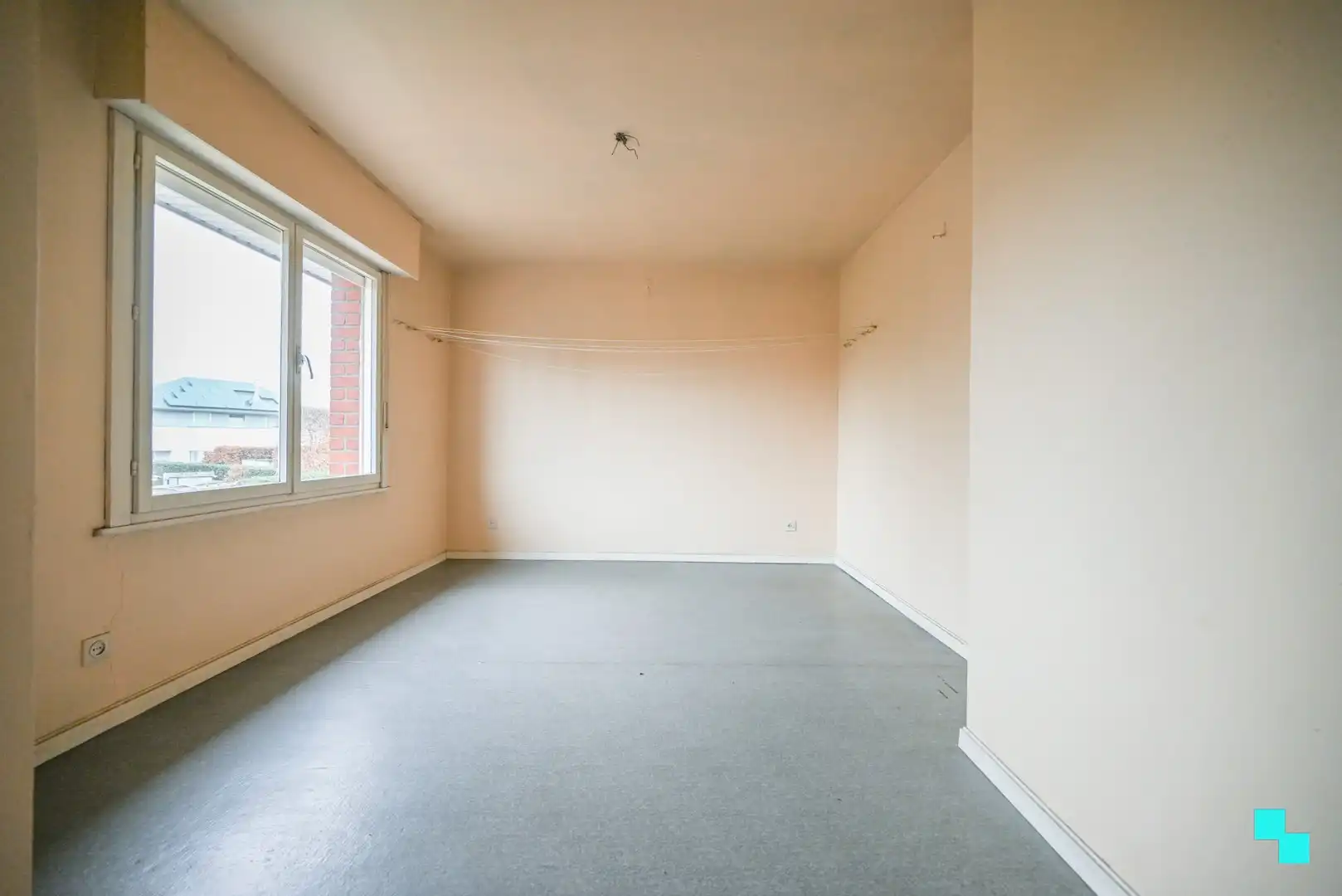 Ruime woonst met vier slaapkamers in het hartje van Kachtem foto 24