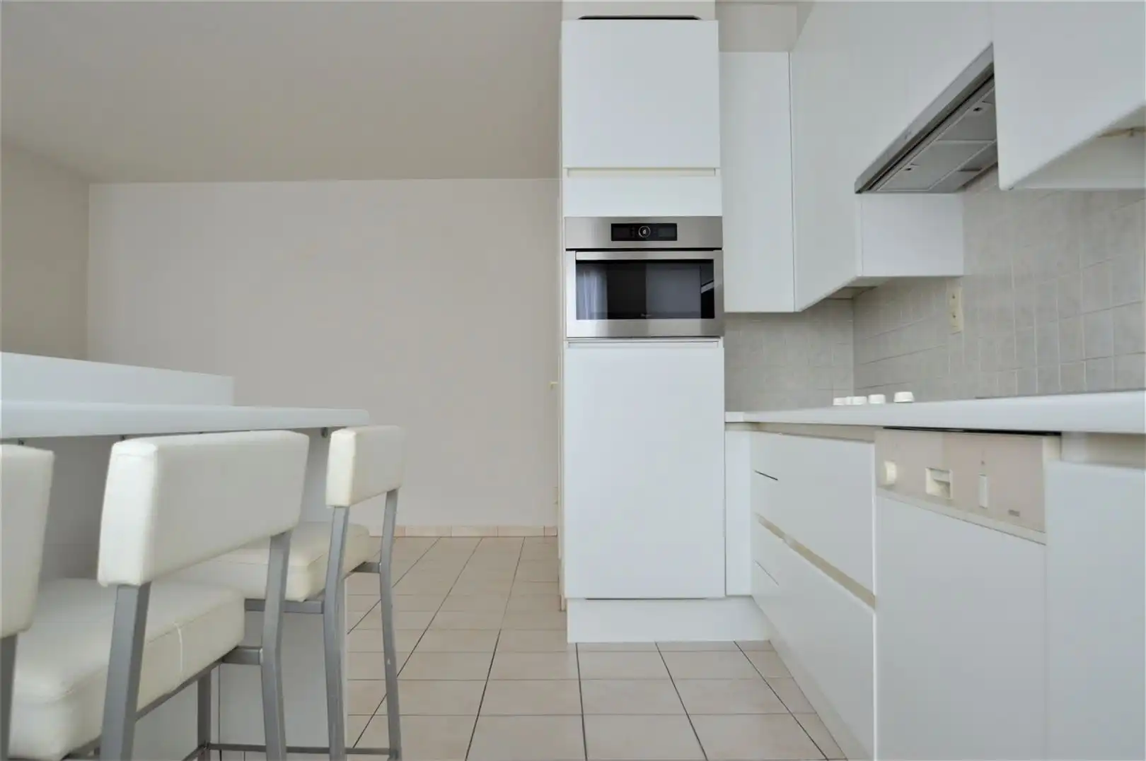 Volledig gerenoveerd gelijkvloers appartement foto 7