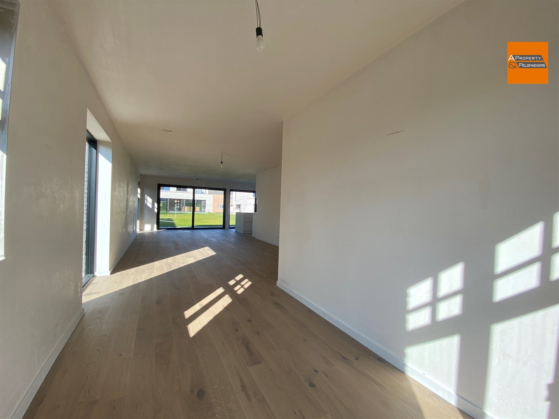 Nieuwbouwwoning met 4 slaapkamers foto 12