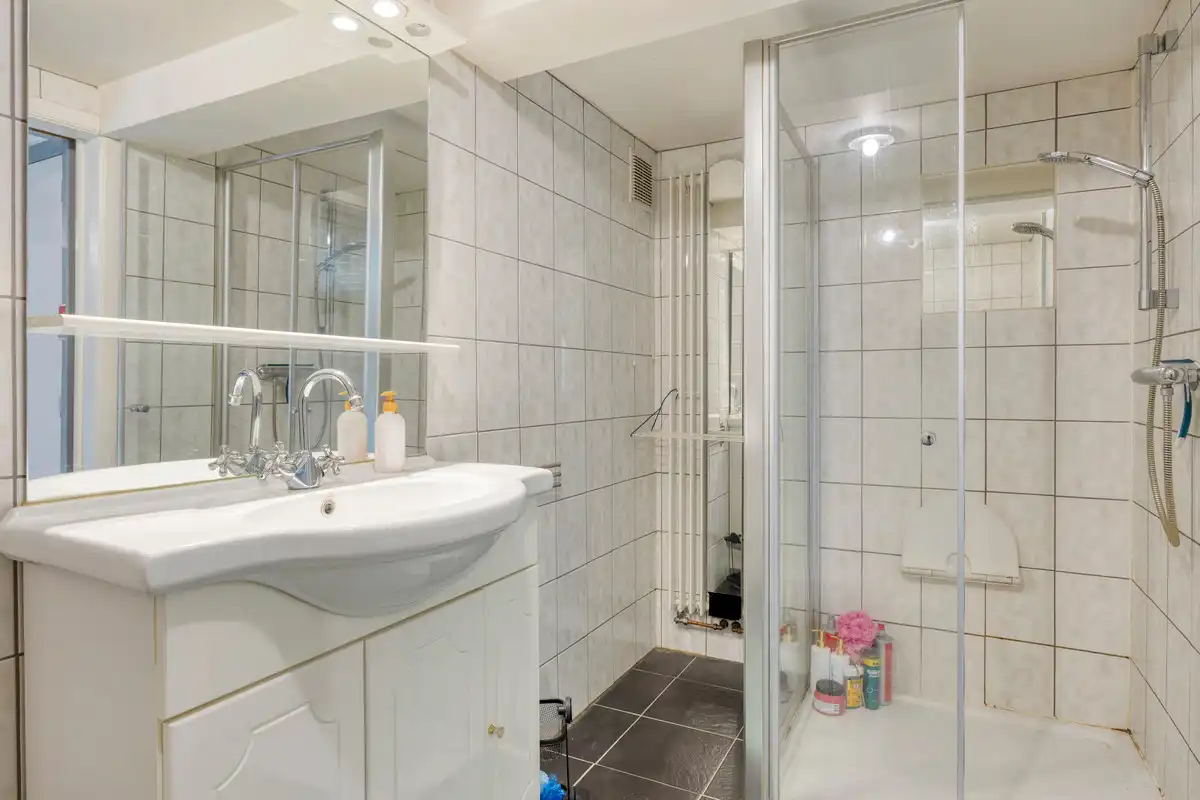 RUIME OP TE FRISSEN VRIJSTAANDE WONING OP 16A TE ZUTENDAAL. foto 11