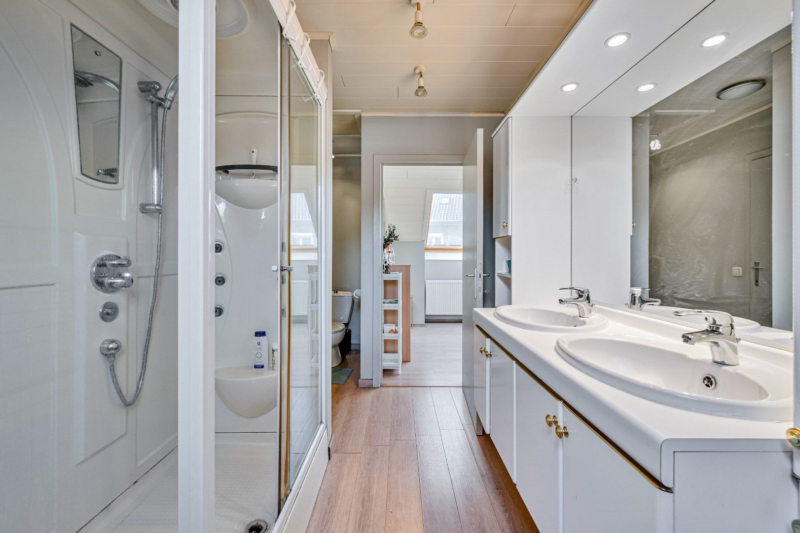 Charmant en lichtrijk dakappartement in Gent, vlak bij natuurreservaat Bourgoyen-Ossemeersen foto 15