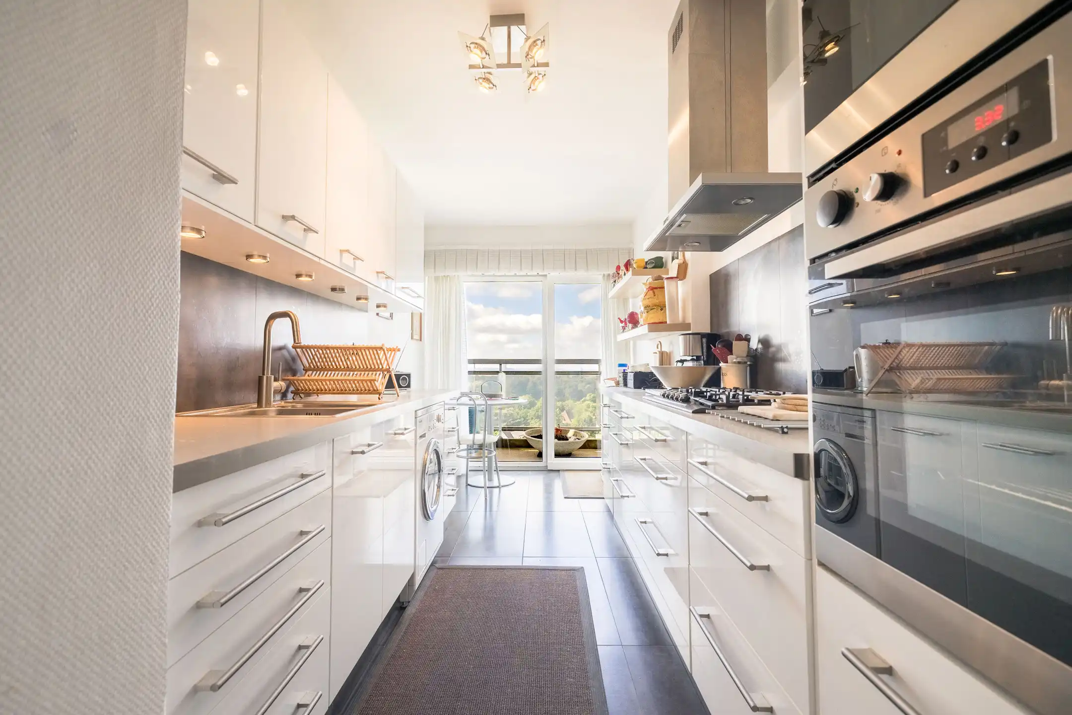 Prachtig appartement met 2 slaapkamers + garage foto 4