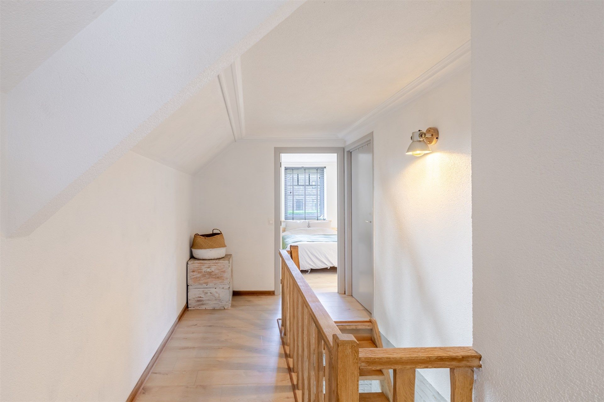 Karaktervolle open bebouwing met loods op groot perceel foto 14