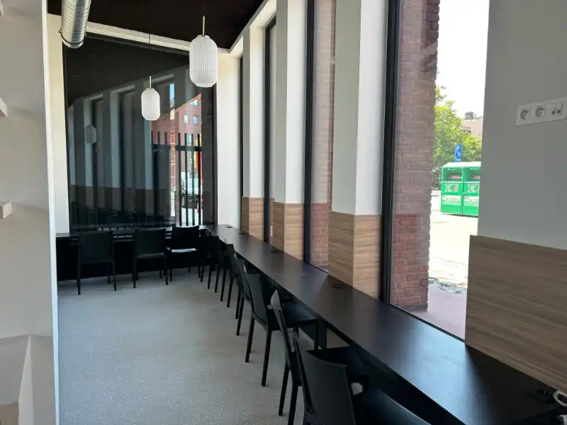 Nieuwe studentenkamer op een top locatie in centrum Kortrijk met zicht op plein. foto 12