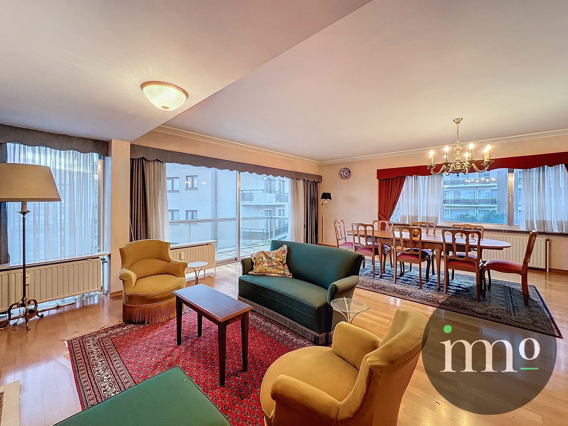 Appartement met 2 kamers en terras en staanplaats! foto 5