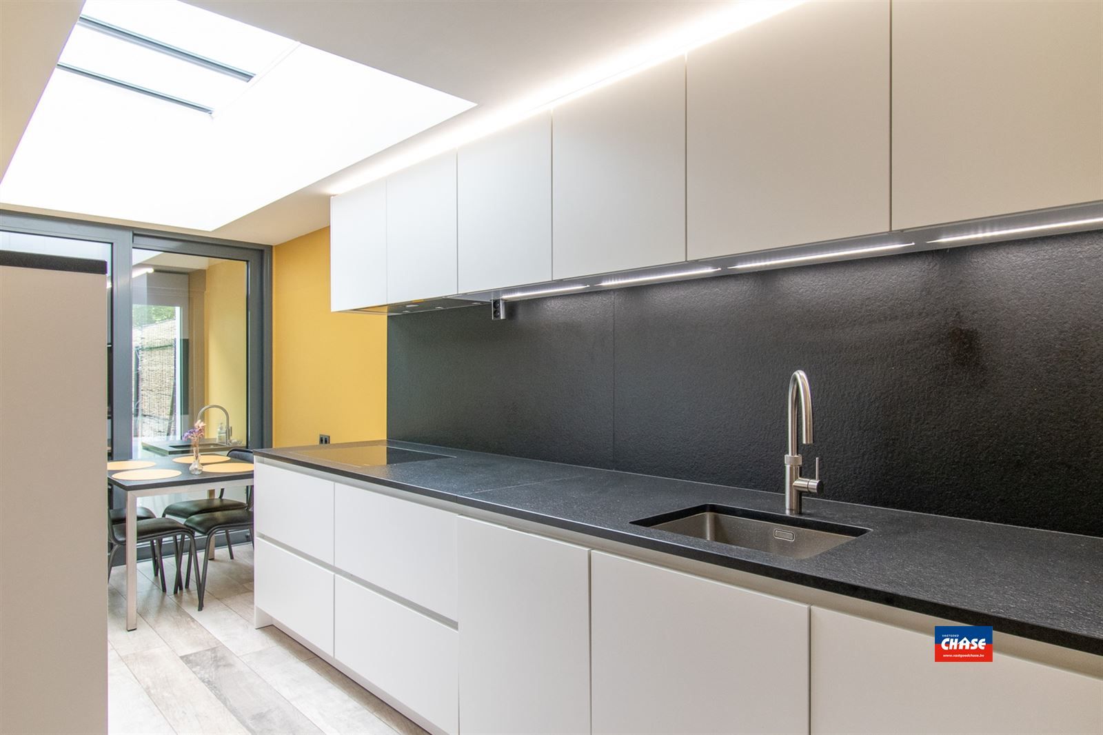 Zeer ruime woning met tal van mogelijkheden! foto 15