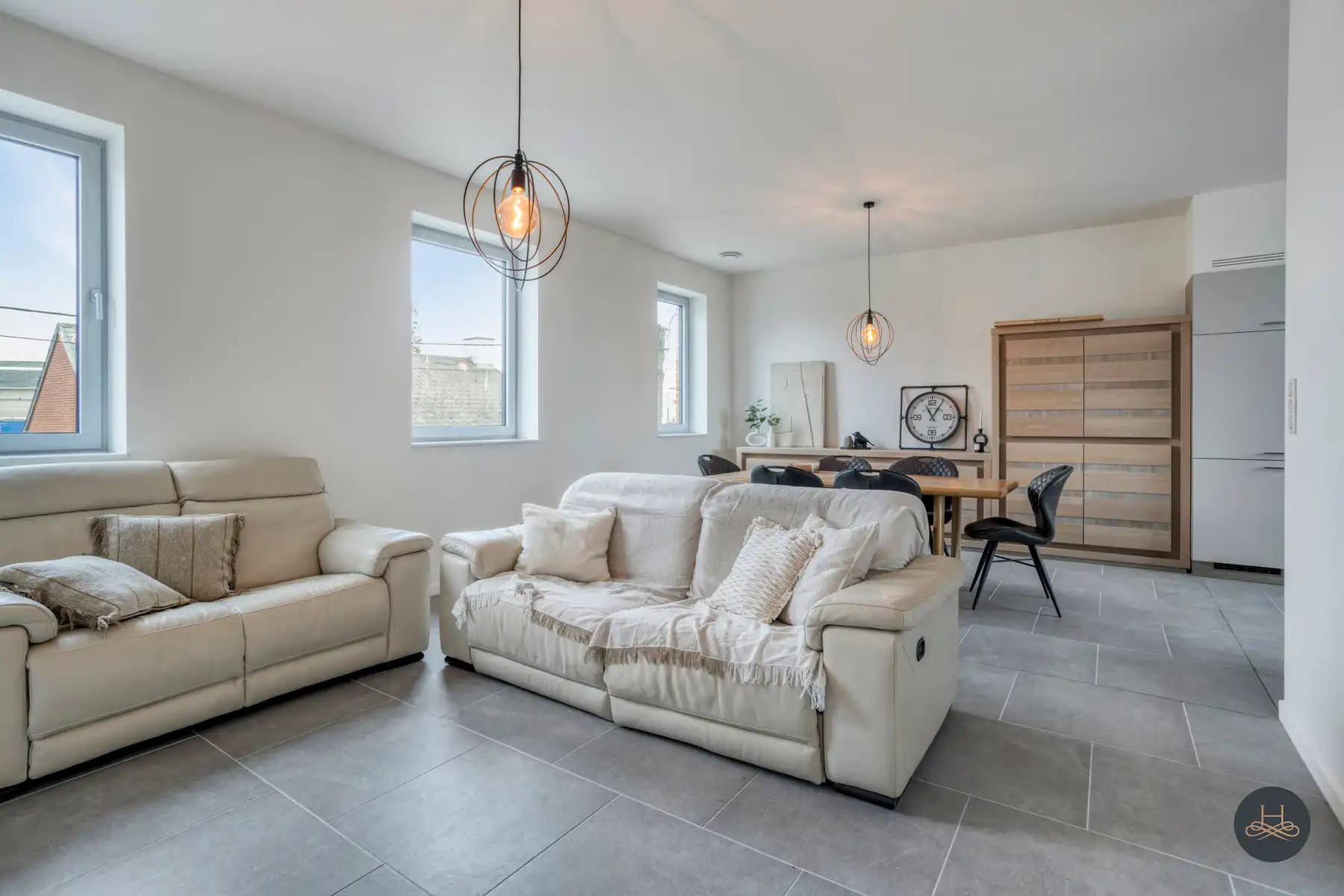 Verrassend ruime en lichtrijke bel-étagewoning met dakterras foto {{pictureIndex}}