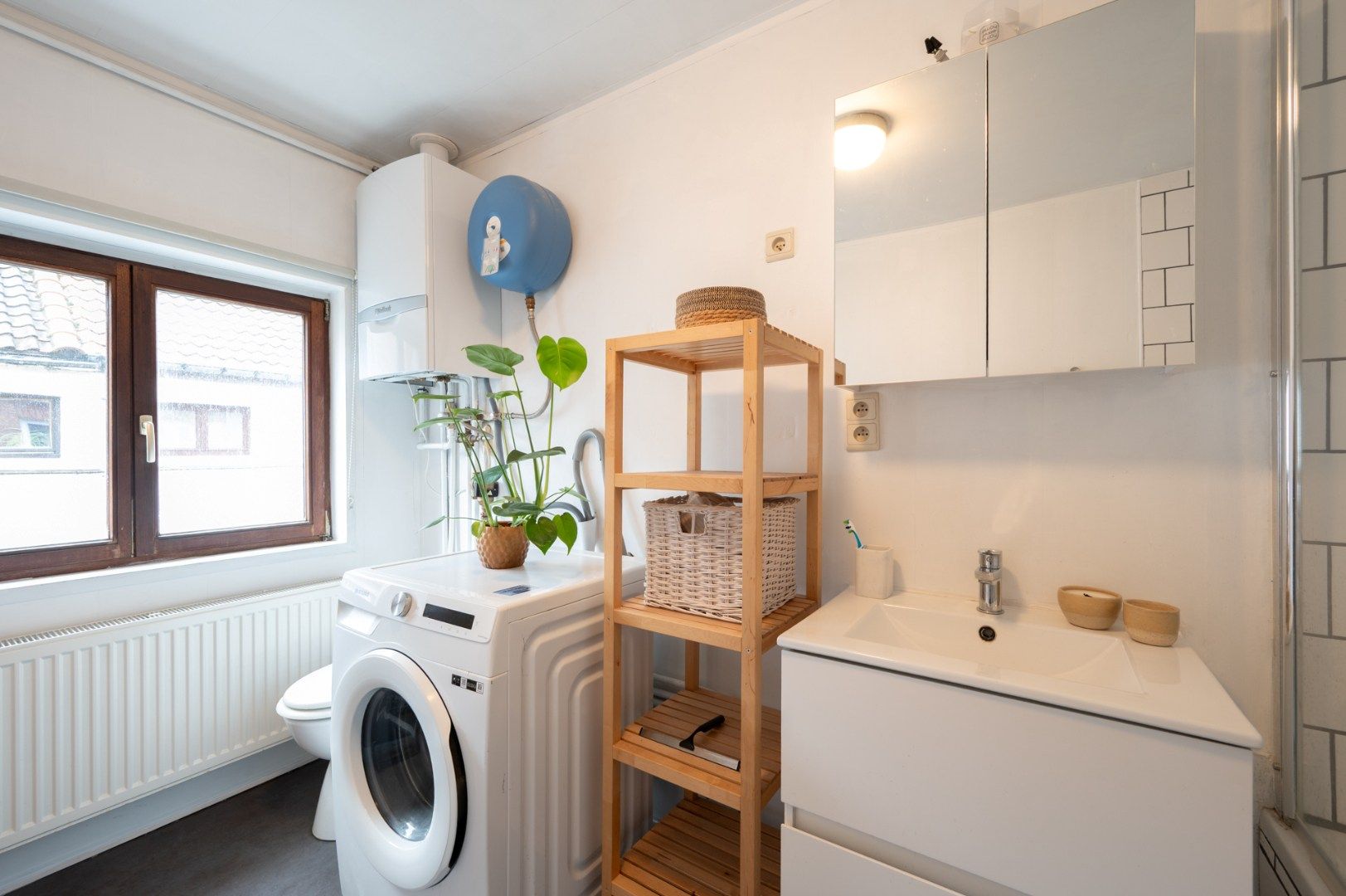 Instapklare rijwoning nabij de Brugse Vesten foto 13