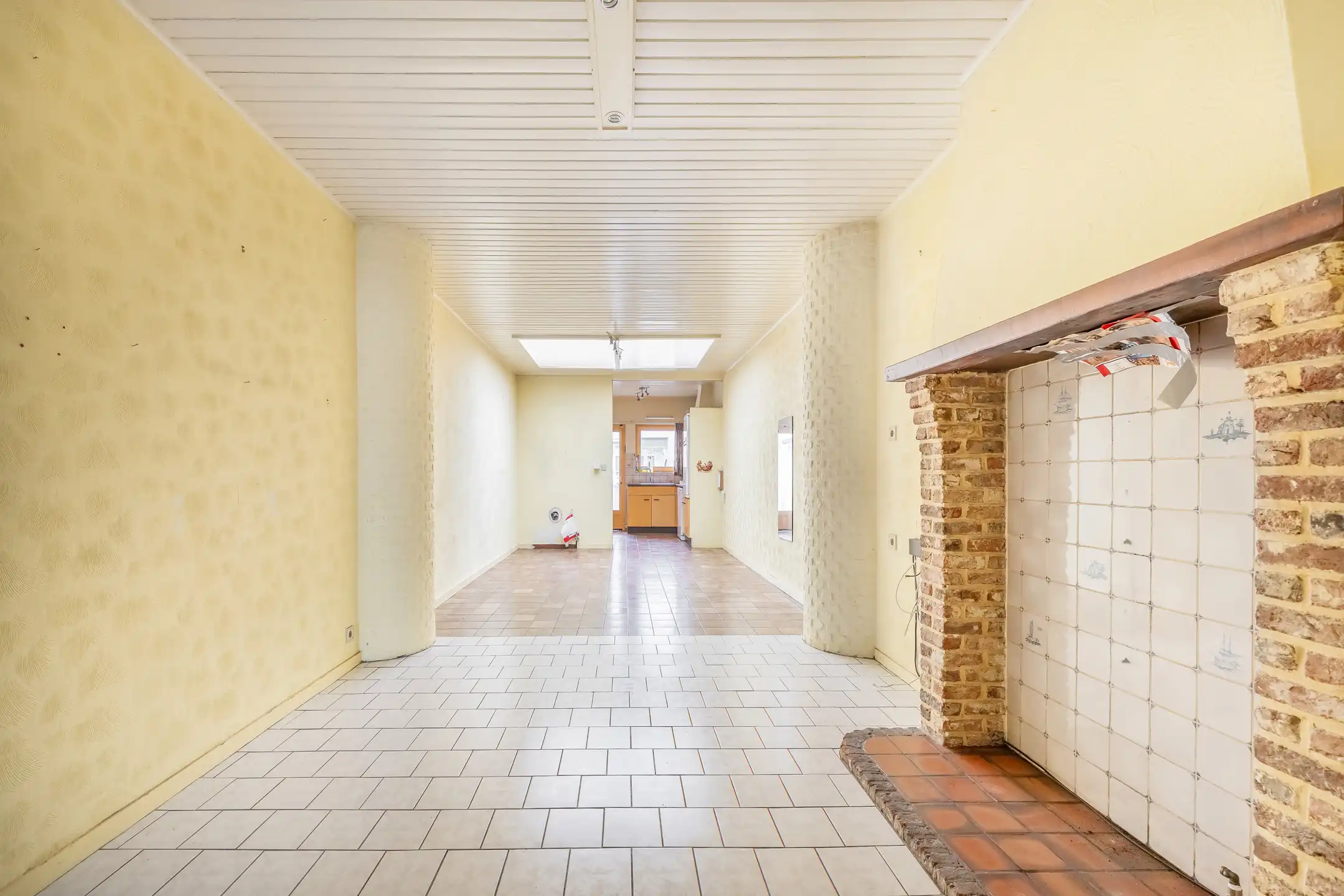 te renoveren woning met 3 ruime slaapkamers , garage en tuin foto 4