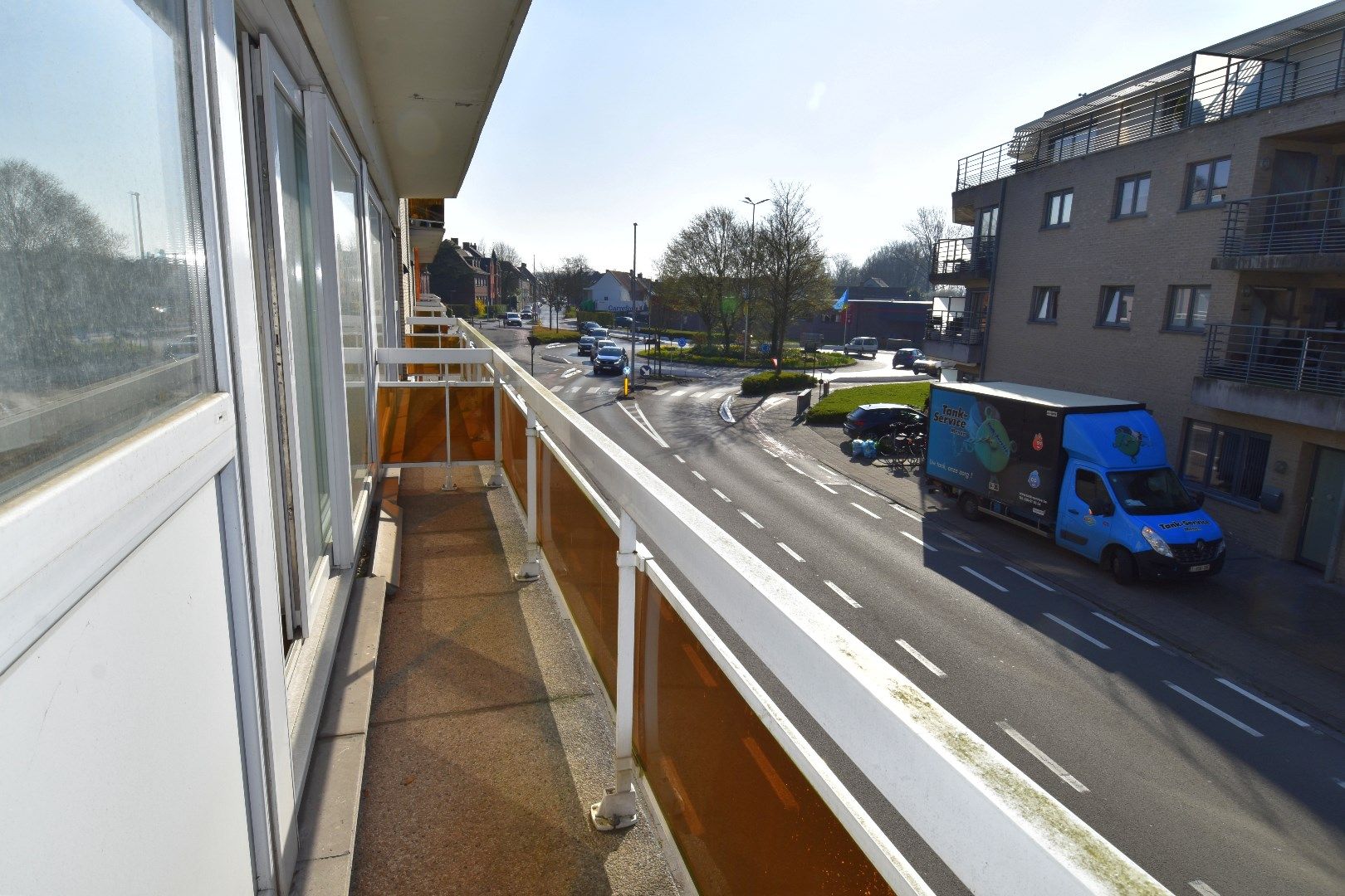 Lichtrijk 2-slaapkamerappartement met zonnig terras te koop in het hart van Gullegem foto 11