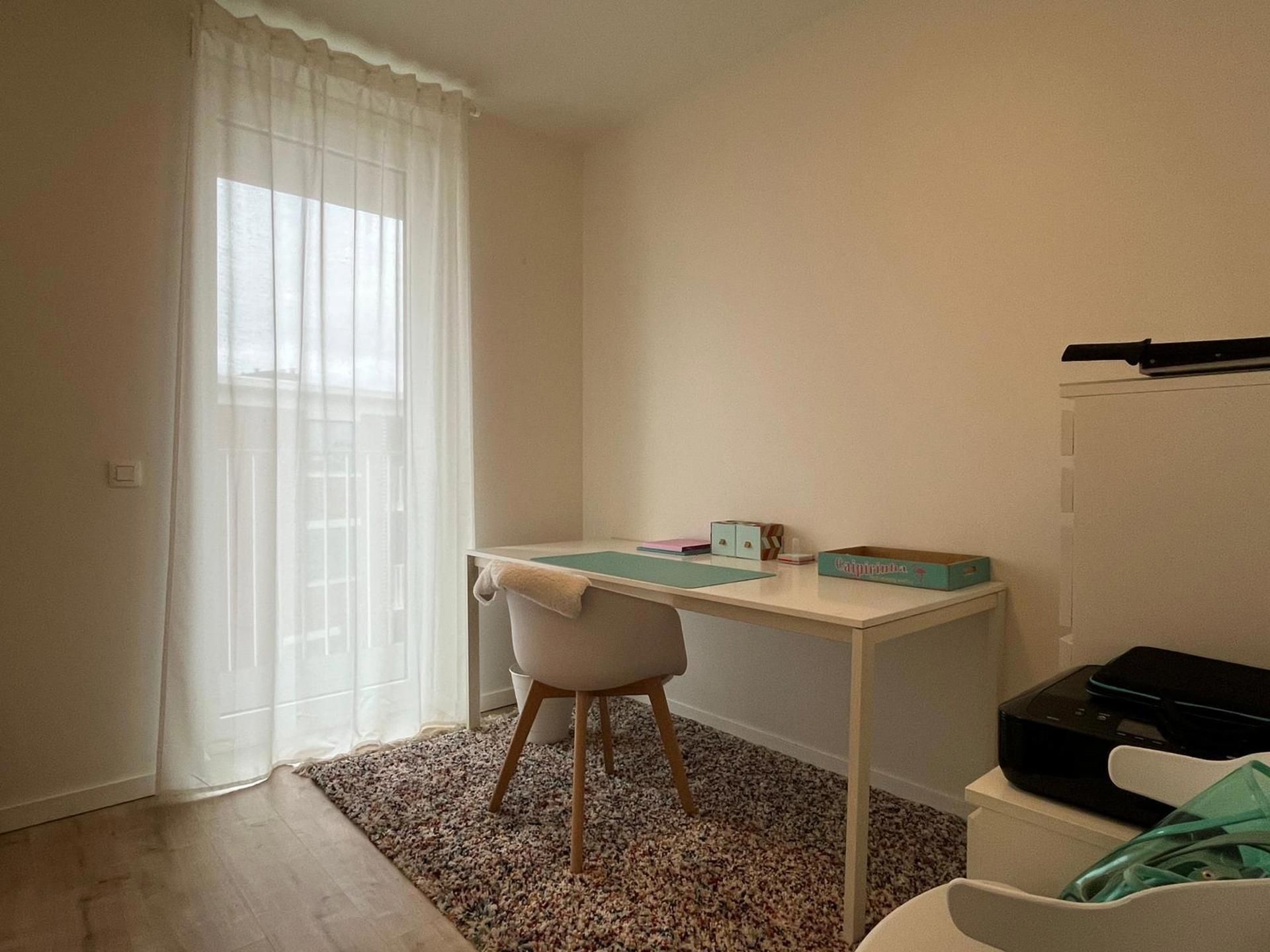 Prachtig twee-slaapkamerappartement mét parking en terras. foto 10