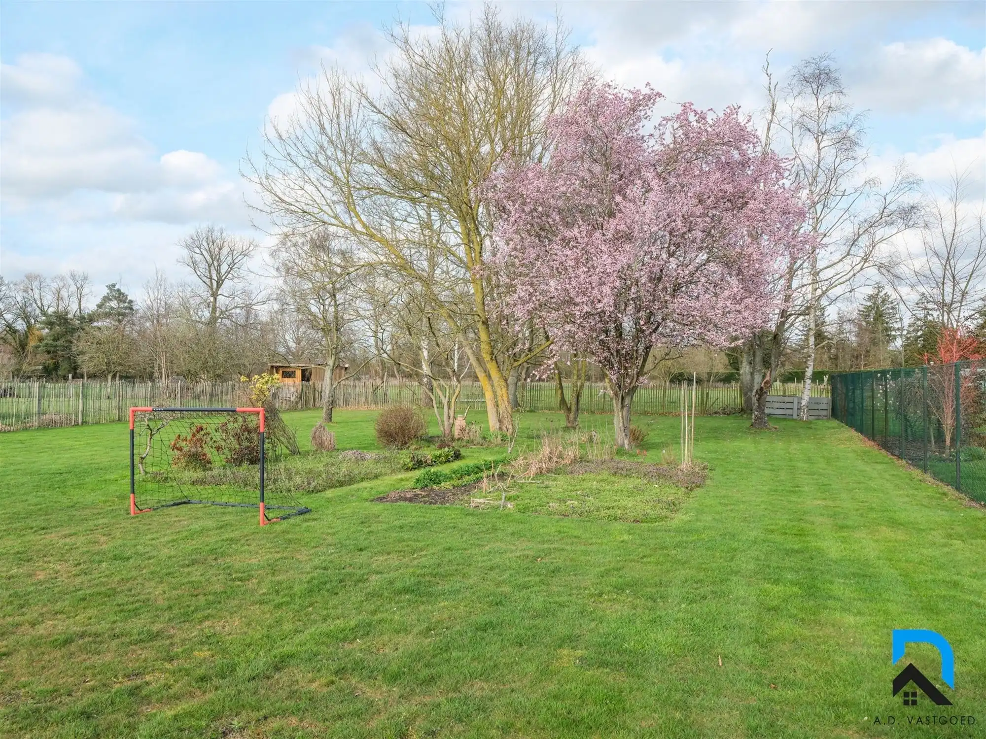 Halfopen bebouwing in Diepenbeek op ruim perceel foto 32