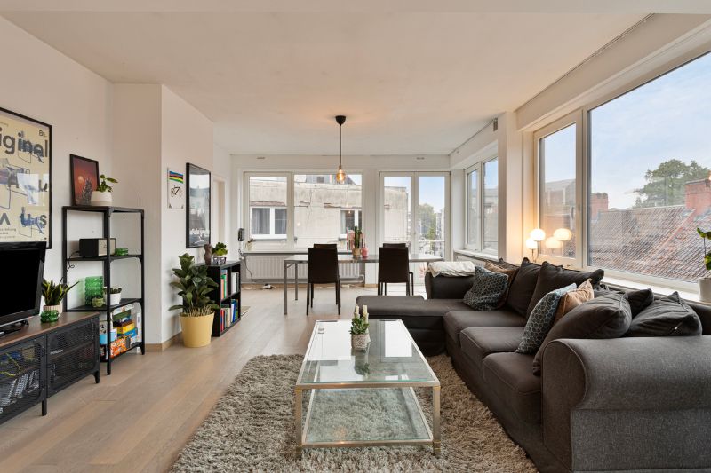 Hoofdfoto van de publicatie: Charmant appartement te koop op toplocatie in Gent!