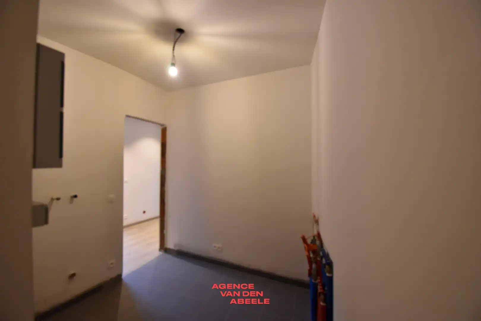 Charmante half-open bebouwing met 4 slaapkamers en tuin foto 12