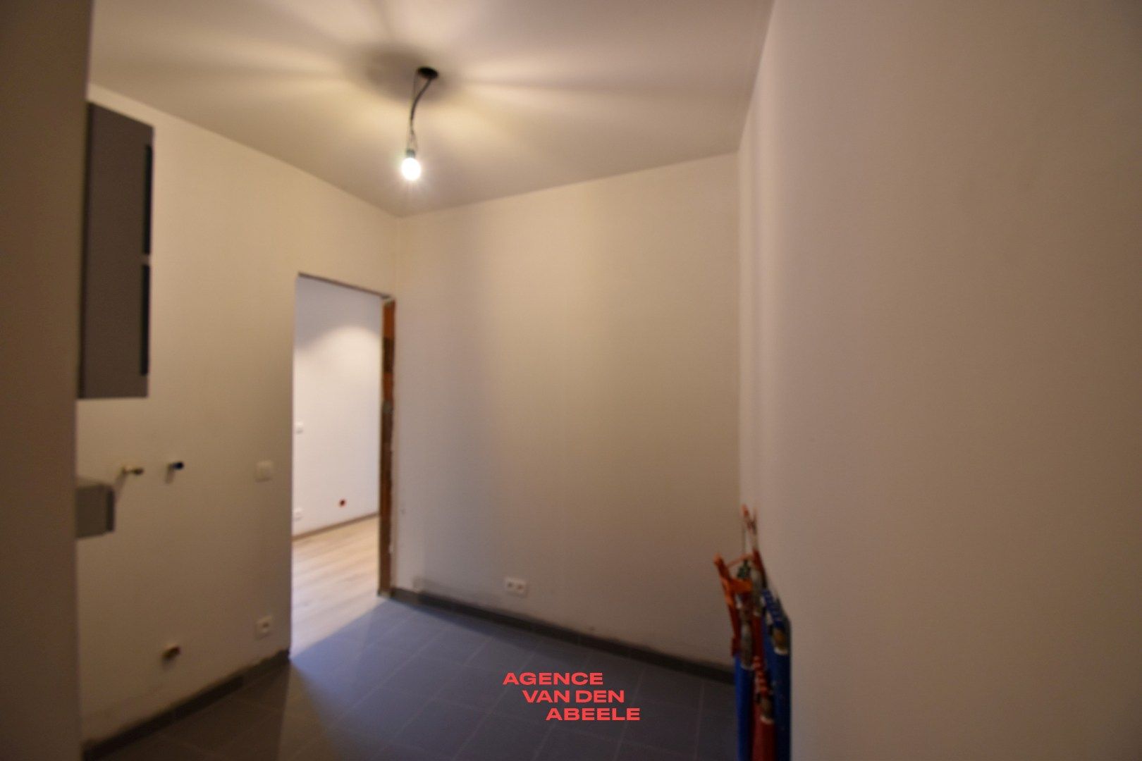 Charmante half-open bebouwing met 4 slaapkamers en tuin foto 12